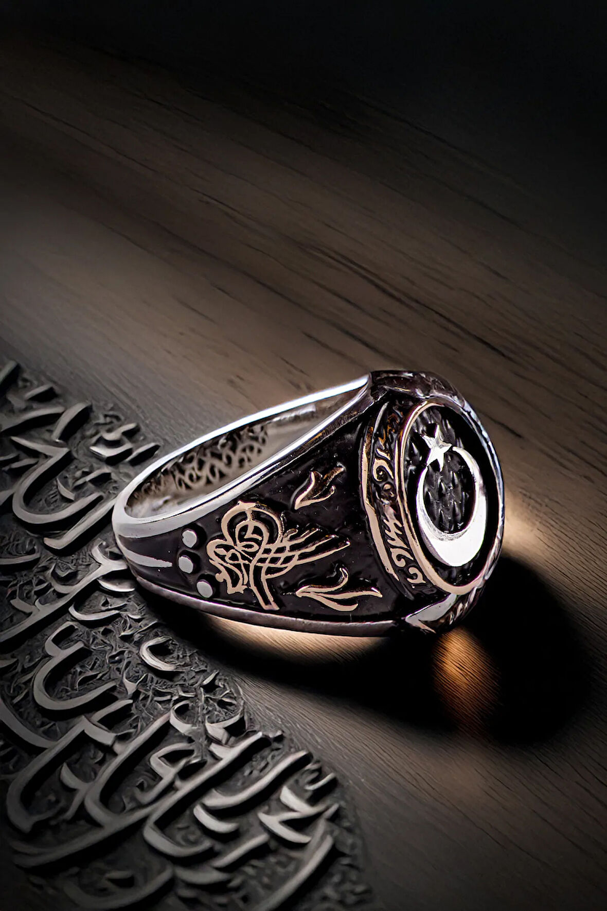Erkek Ay Yıldız İşlemeli Yanı Tuğra İşlemeli Siyah 925 Ayar Gümüş Yüzük