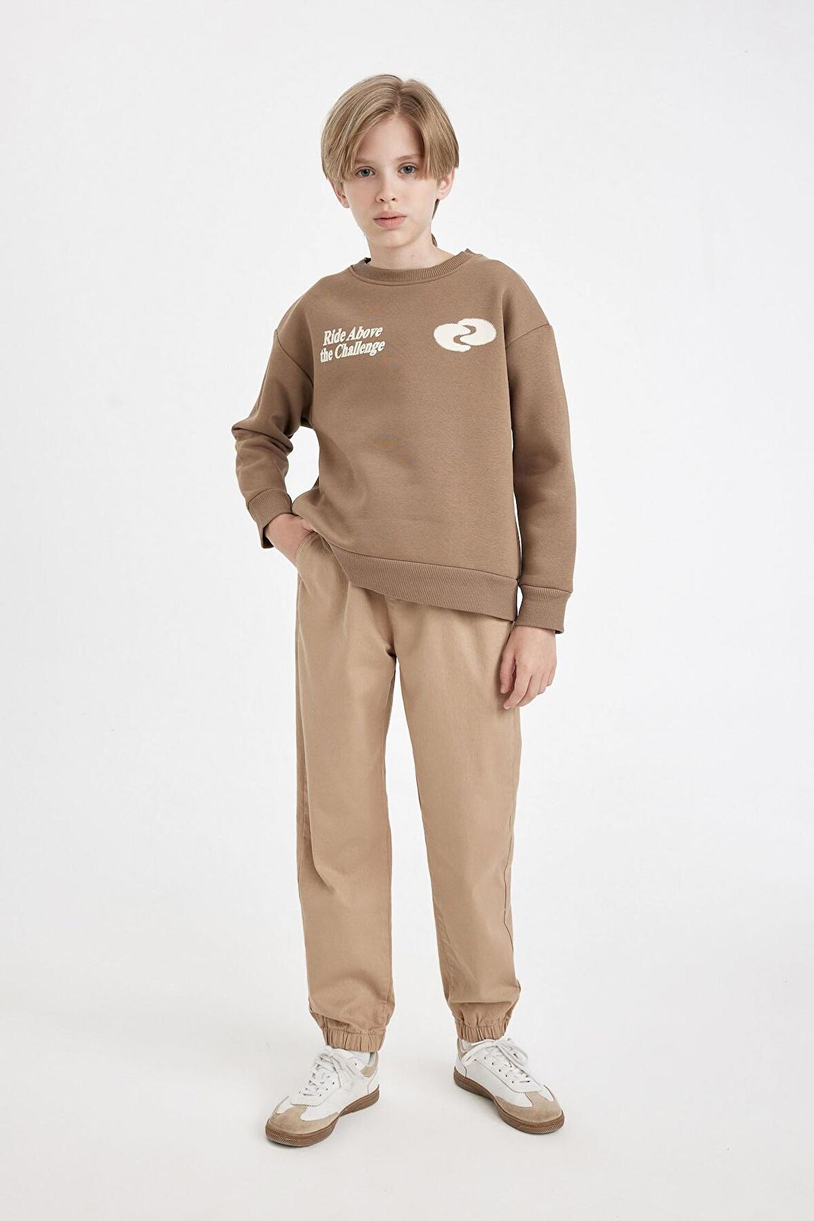 DeFacto Erkek Çocuk Beli Bağcıklı Lastikli Paça Cepli Basic Düz Jogger Gabardin Pantolon A9395A824WNBG219