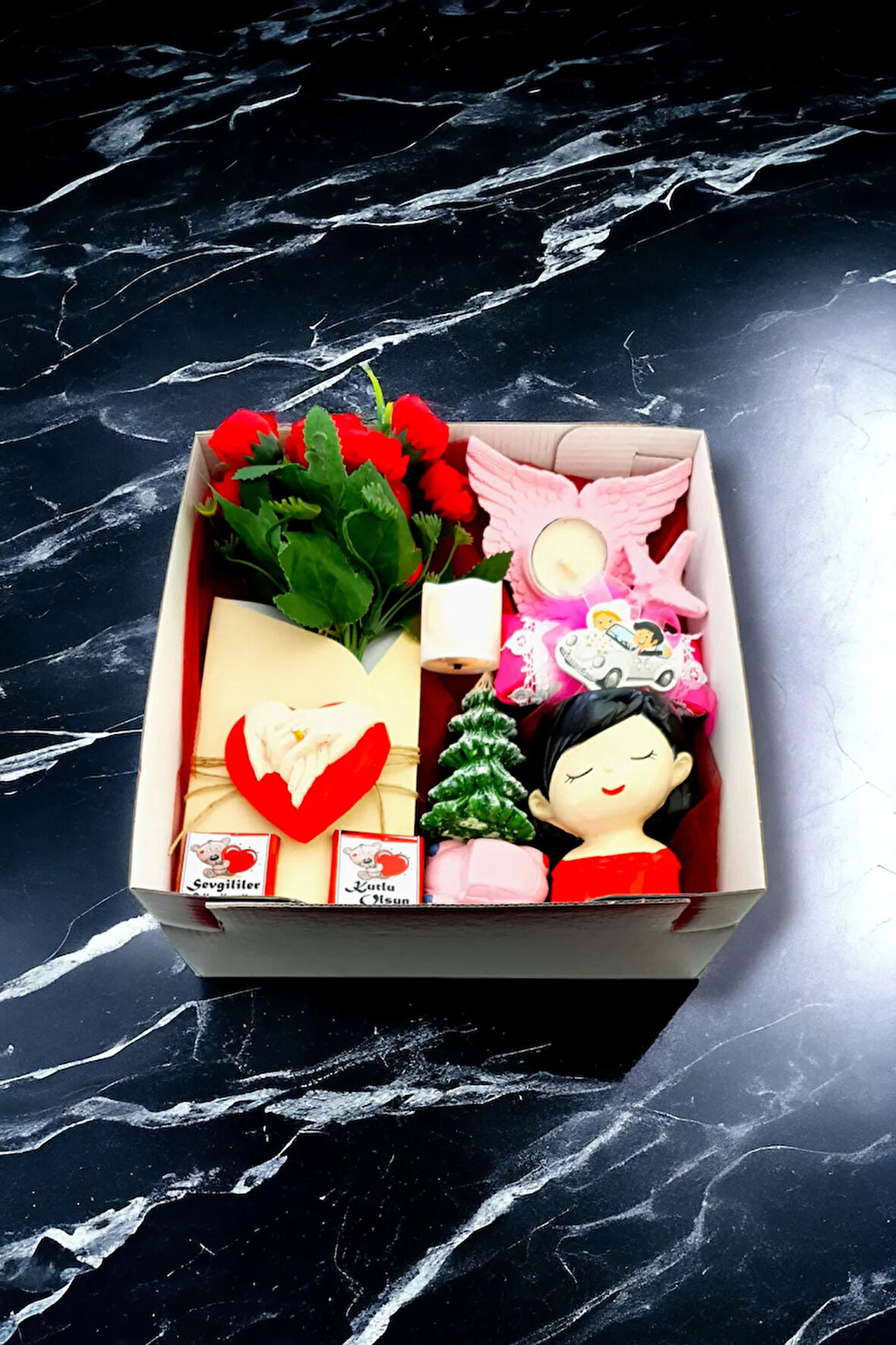 14 Şubat Sevgililer Günü Hediyesi Sevgiliye Hediye Sevgili Kombini Kırmızı Kutuda Lüks Set 14elele1A
