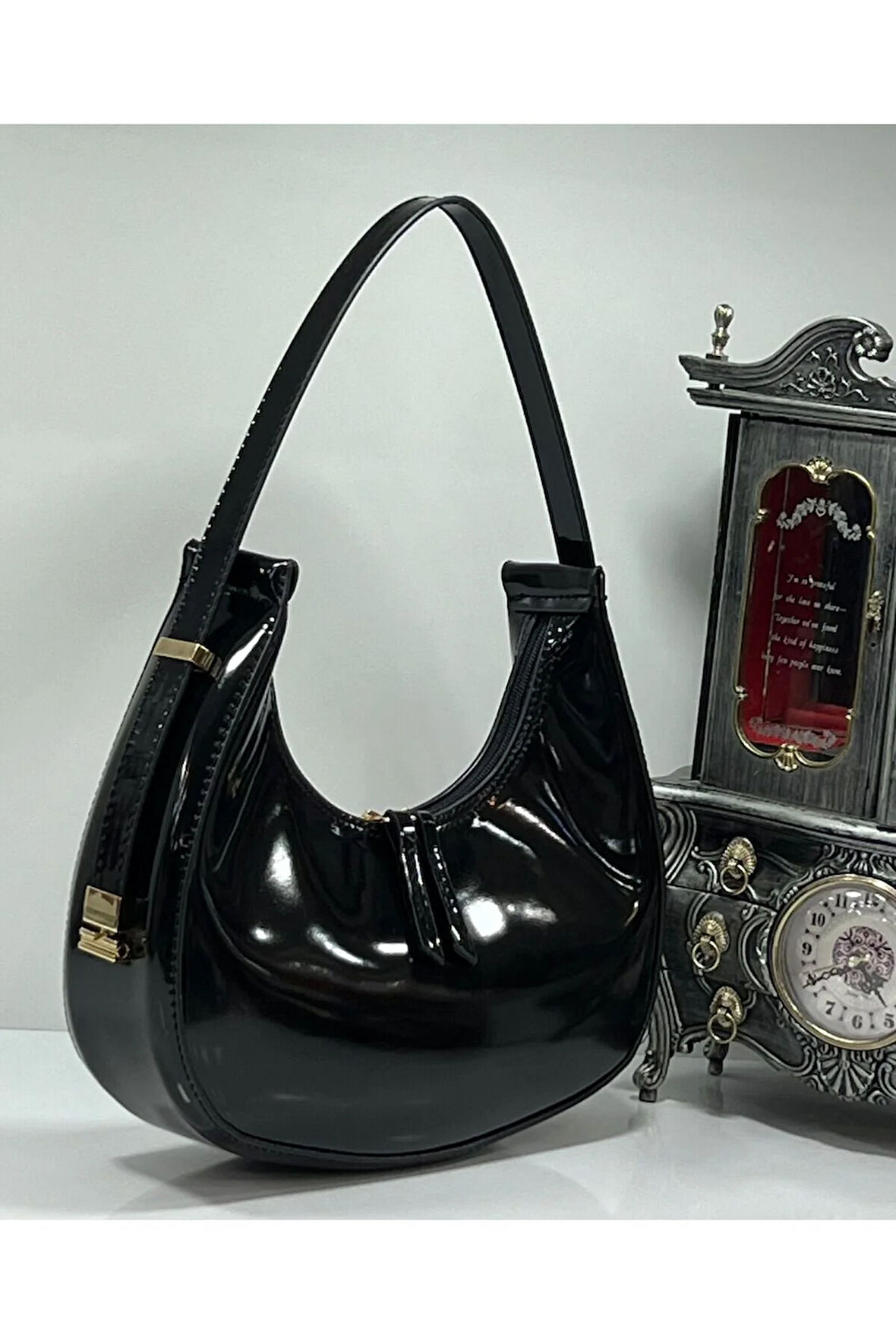 Cherry Model Rugan Özel Kilit Sistemli Askı Boyu Ayarlanabilir Kadın Omuz Çantası