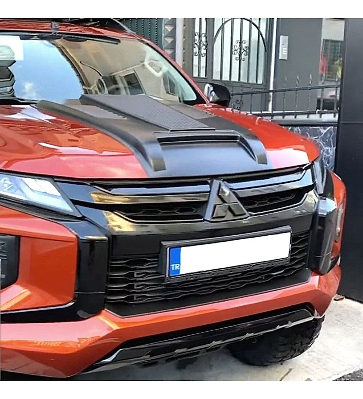 AUTOGP  Mitsubishi l200 motor kaput üstü şişirme siyah scoop 2019+