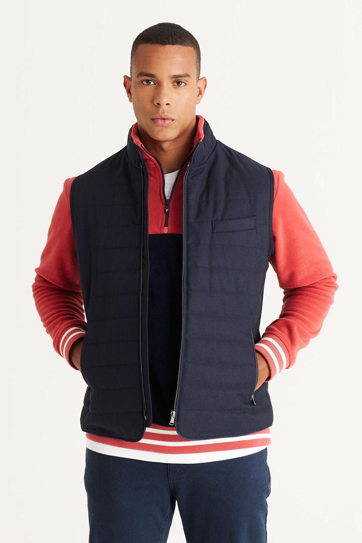 Erkek Lacivert Standart Fit Normal Kesim Dik Yaka Pamuklu Diagonal Desenli Yelek