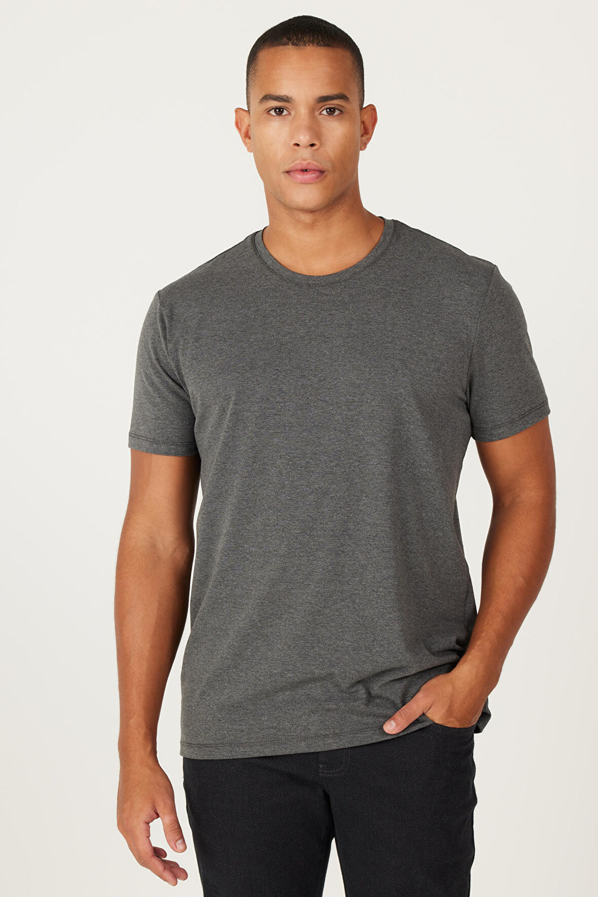 360 Derece Her Yöne Esneyen Slim Fit Bisiklet Yaka Tişört