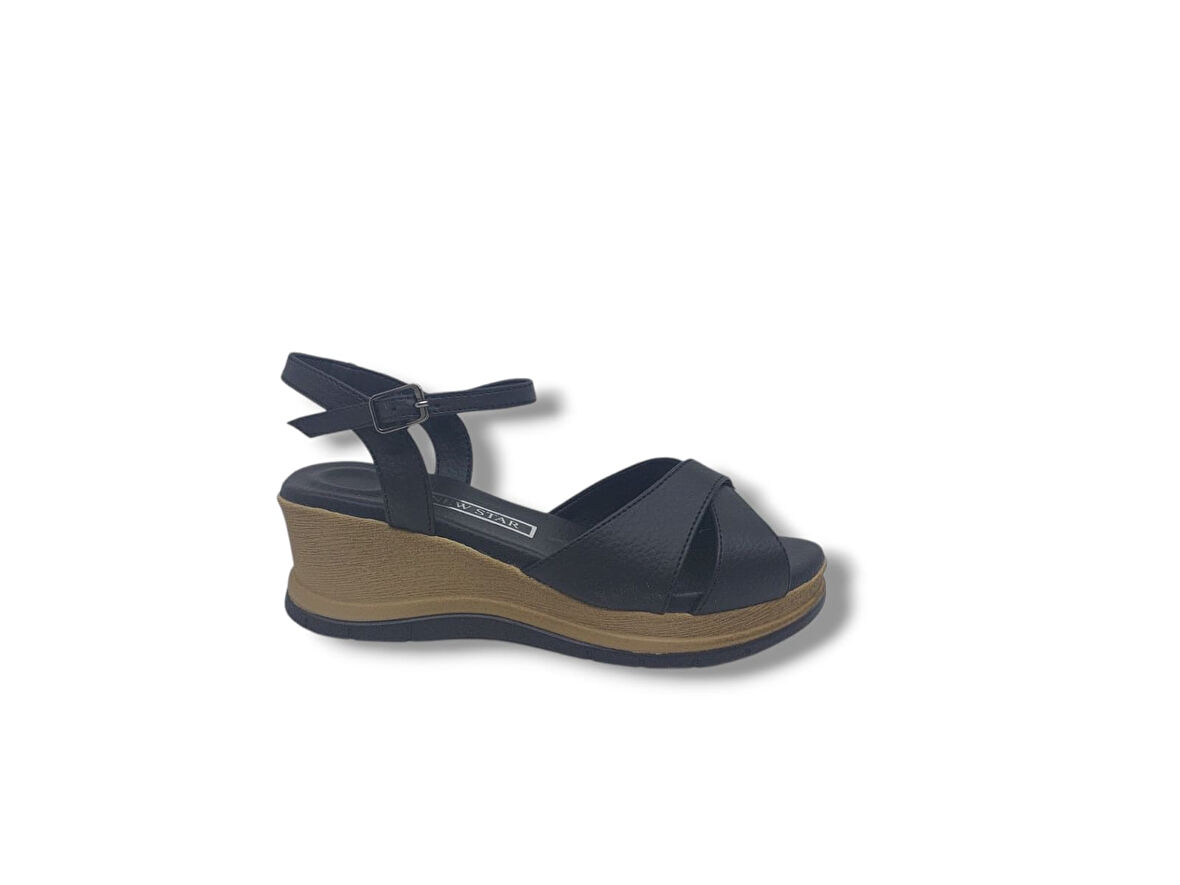 Zerhan KA03 Kadın Siyah Tokalı Dolgu Topuk Sandalet