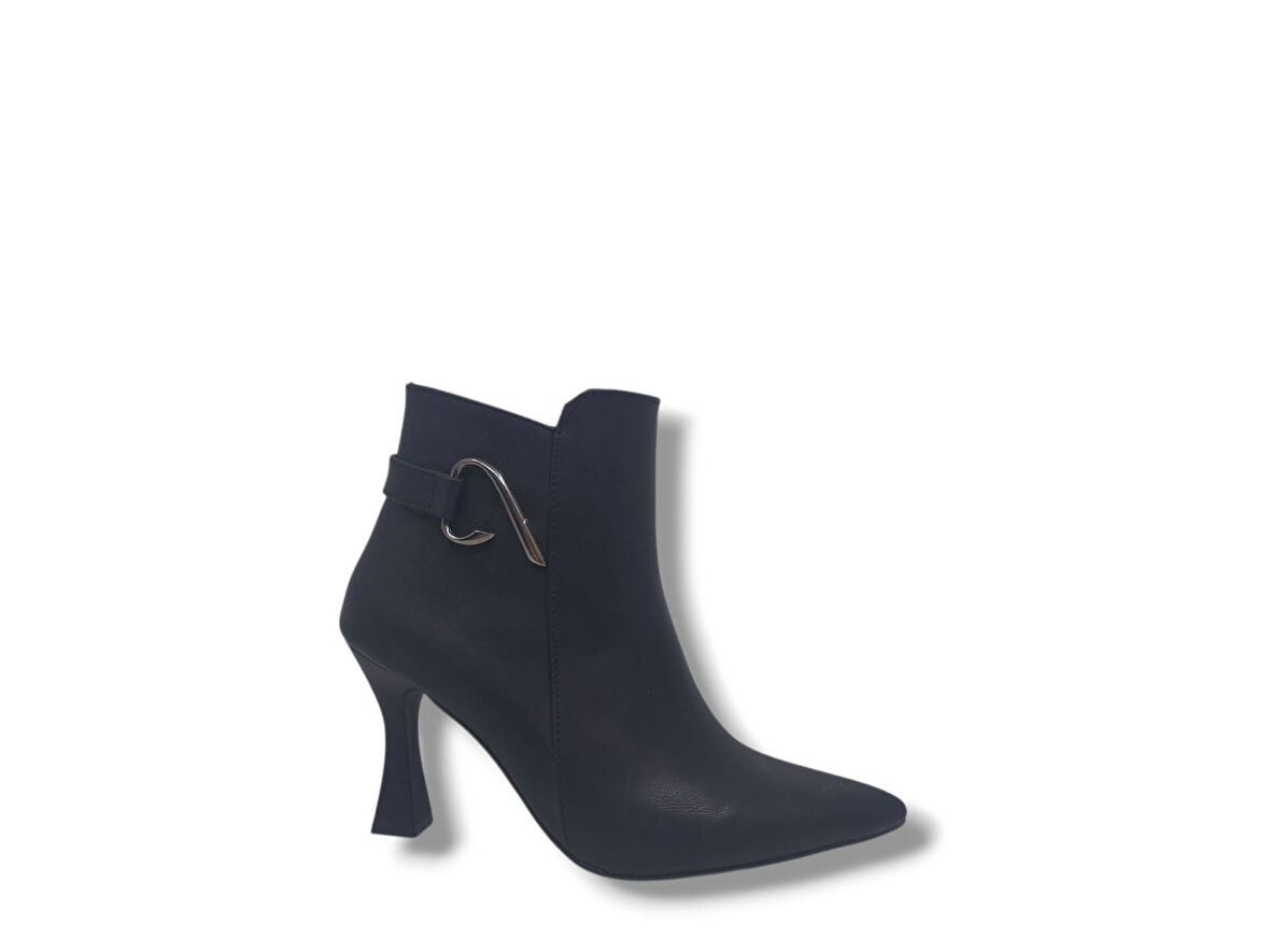 Zerhan 626 Kadın Siyah Fermuarlı Topuklu Bot