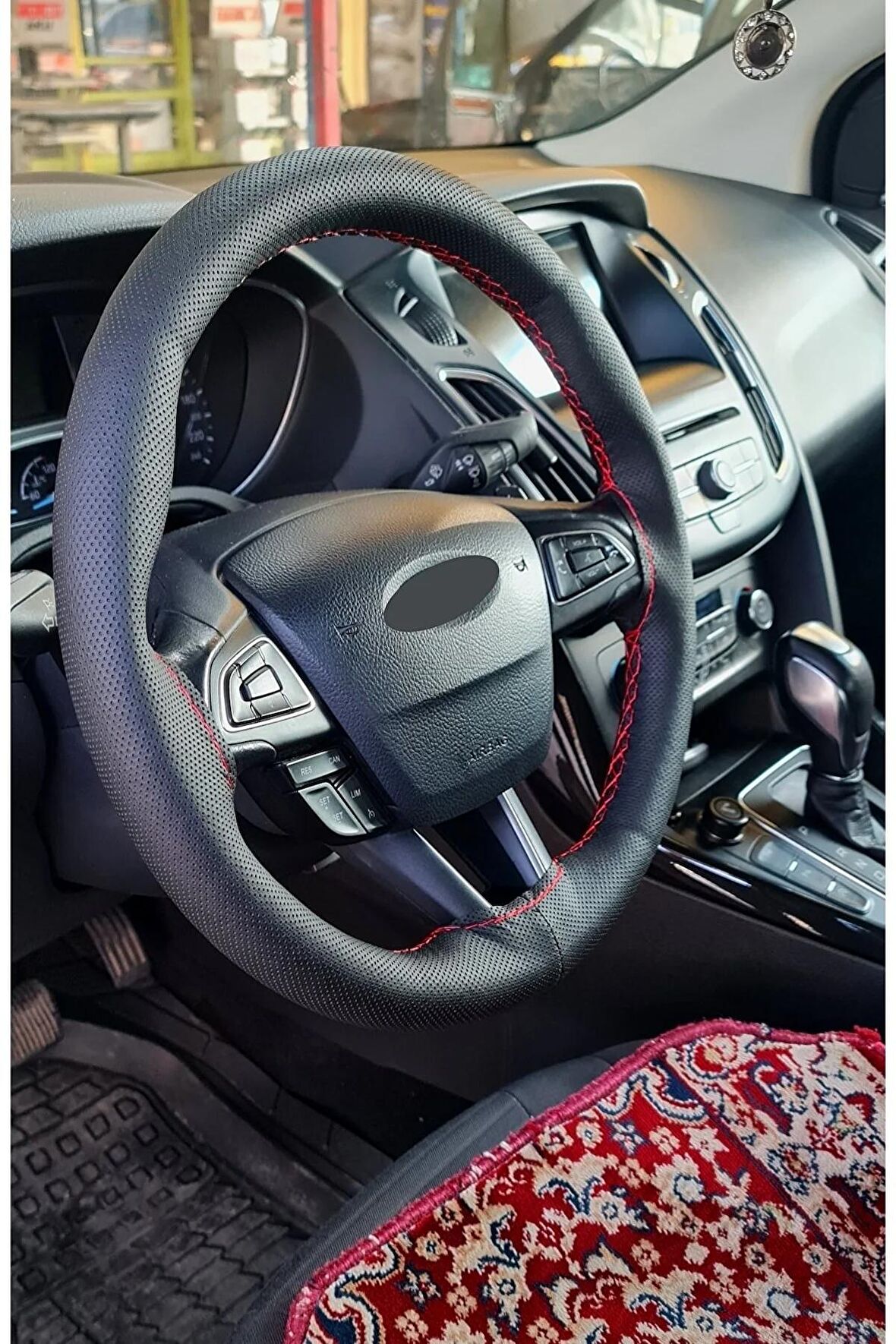 Direksiyon Kılıfı Dikmeli Delikli Desen Kırmızı İpli Ford Focus Tüm Modeller Uyumlu ( 38×10.5cm )
