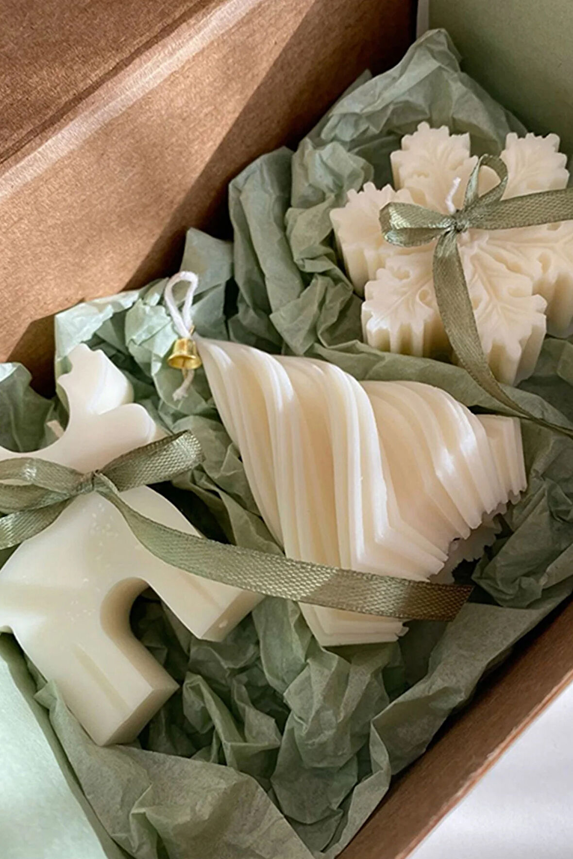 3'lü Yılbaşı Mum Seti, Yılbaşı Ağacı, Geyik, Kar Tanesi Soya Mum