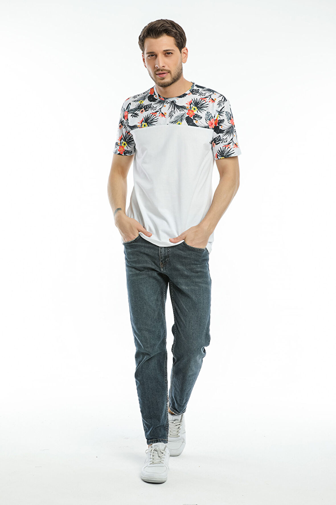 Süperlife Erkek Bisiklet Yaka Slim Fit Kol ve Ön Garnili Tişort SPR21Y06