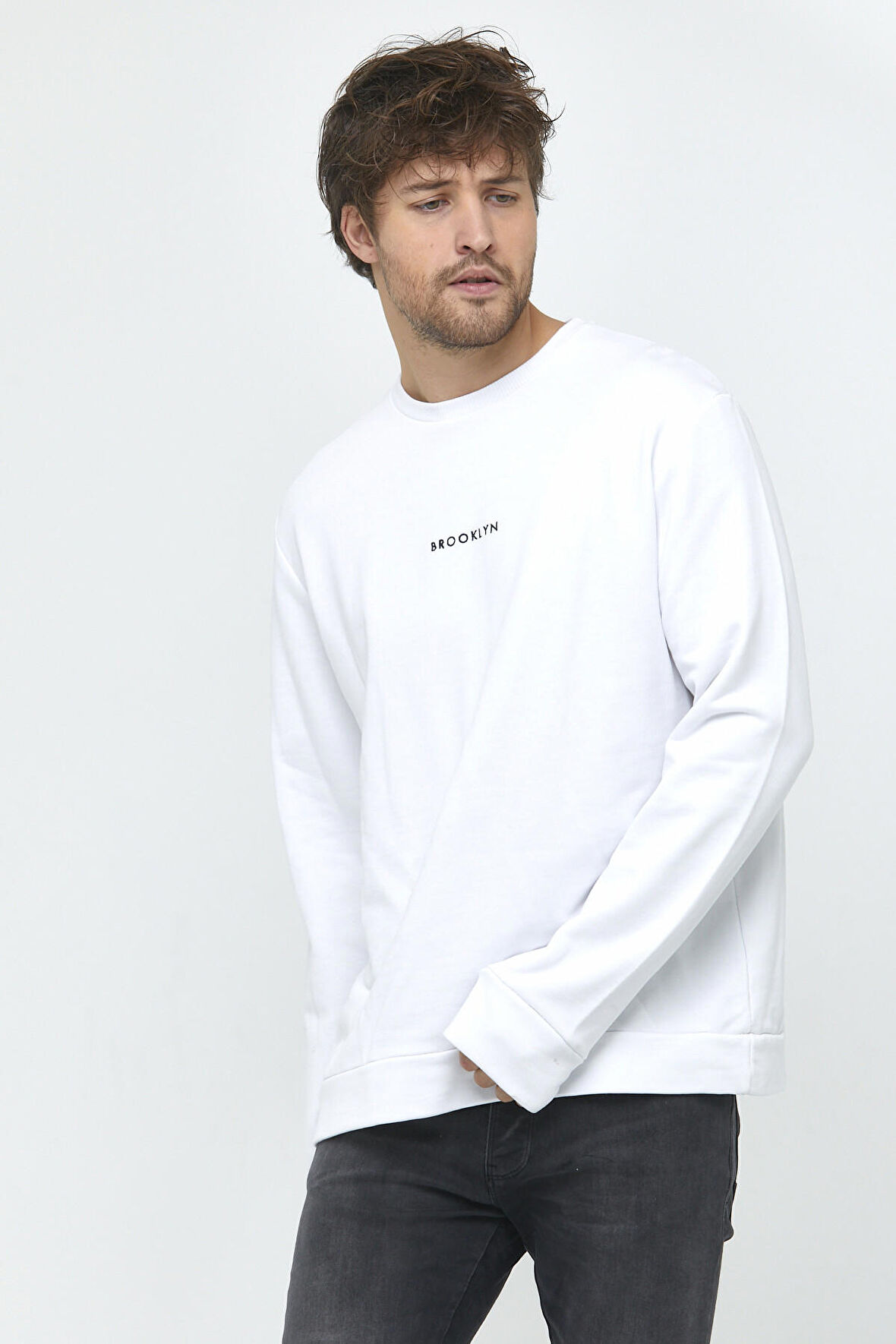 SPR22SW132 Bisiklet Yaka Brooklyn Baskılı