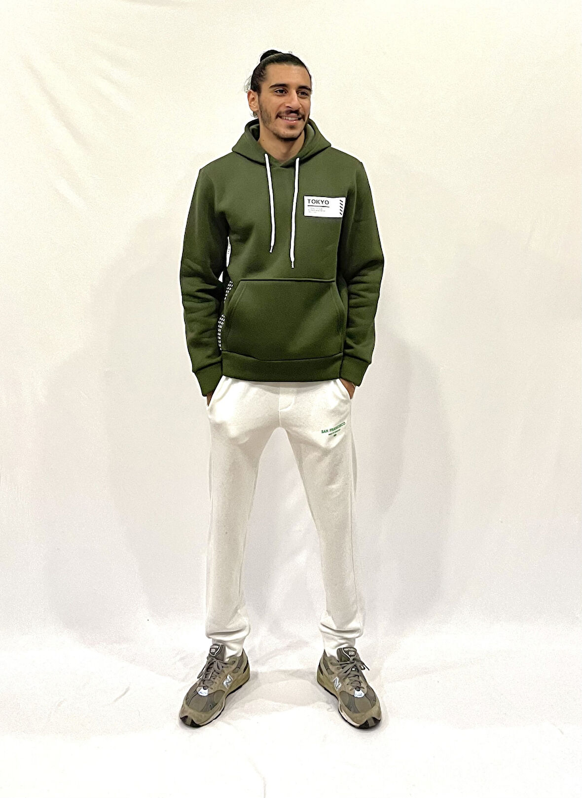 Erkek Kapşonlu Rahat Kalıp İçi Polarlı 3 iplik Tokyo Baskılı SweatShırt spr24sw05