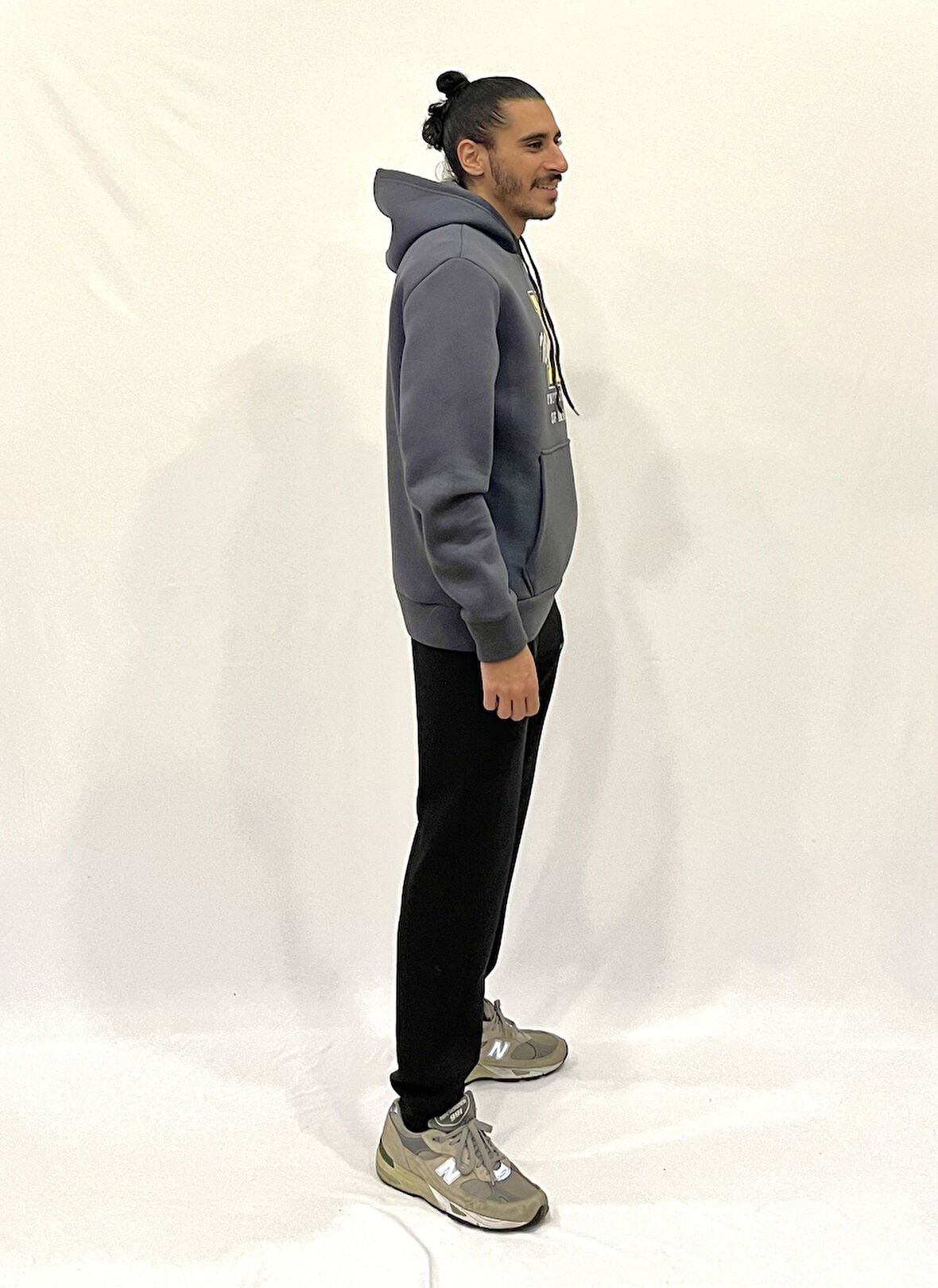 Erkek Kapşonlu Rahat Kalıp İçi Polarlı 3 iplik N Baskılı SweatShırt spr24sw06