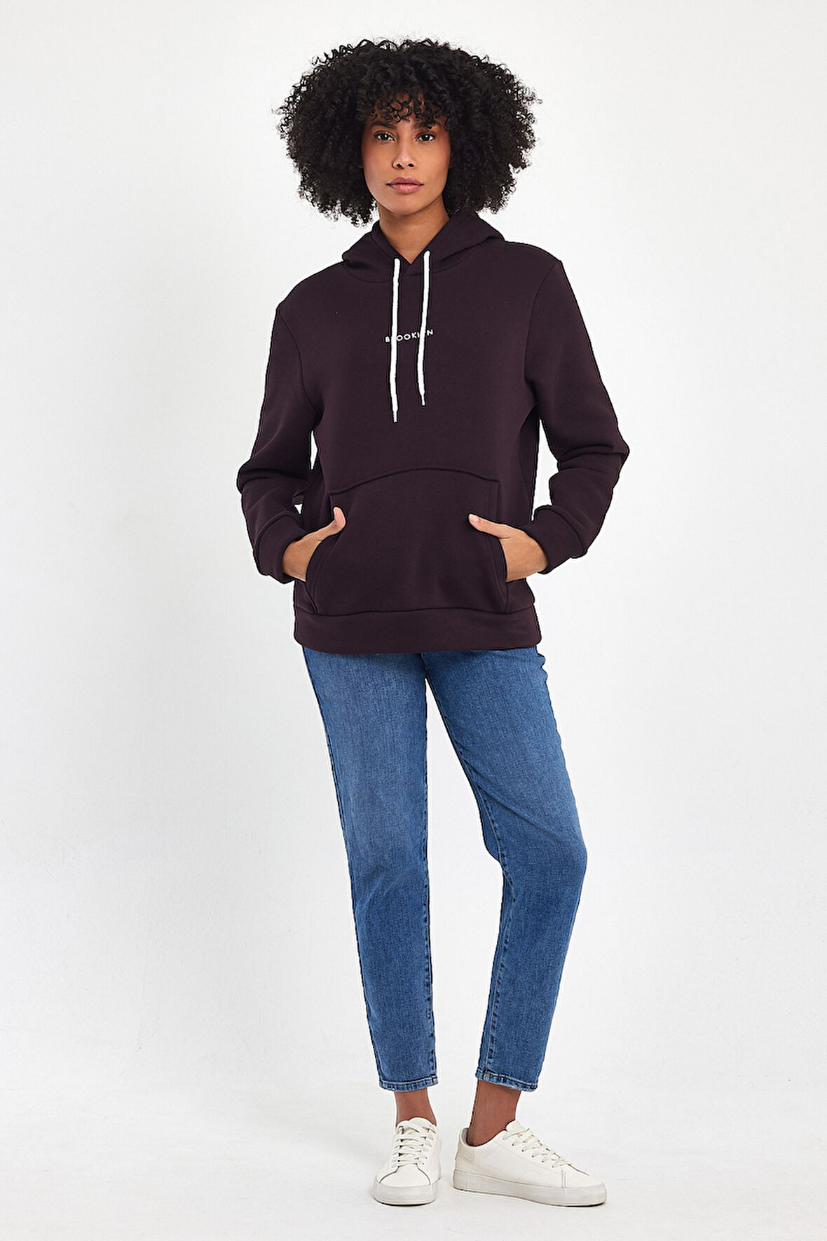 Kadın Kapşonlu Rahat Kalıp İçi Polarlı 3 iplik Orta Brooklyn Baskılı SweatShırt spr24swk13