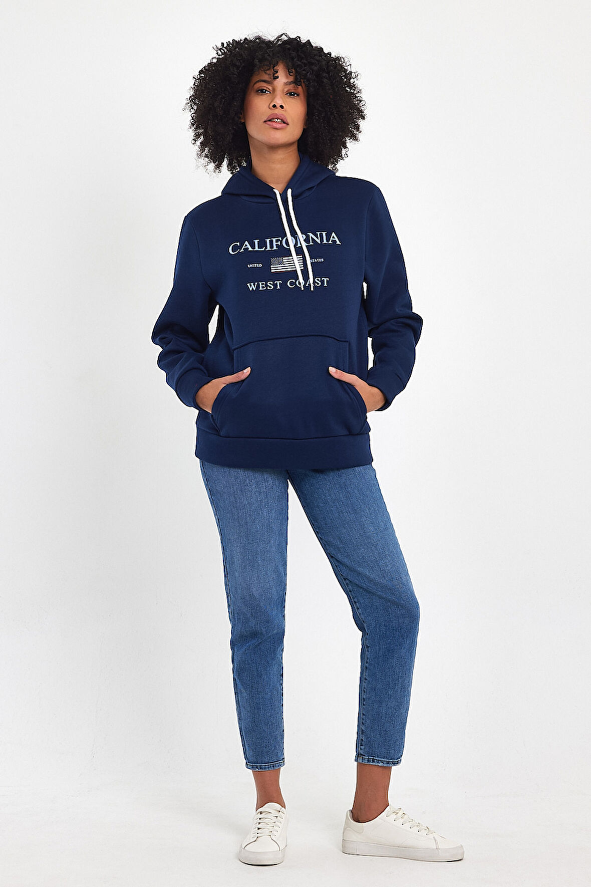 Süperlife Kadın Kapşonlu Rahat Kalıp İçi Polarlı 3 iplik Kanguru Cepli Amerikan Baskılı Swetashırt spr24swk01