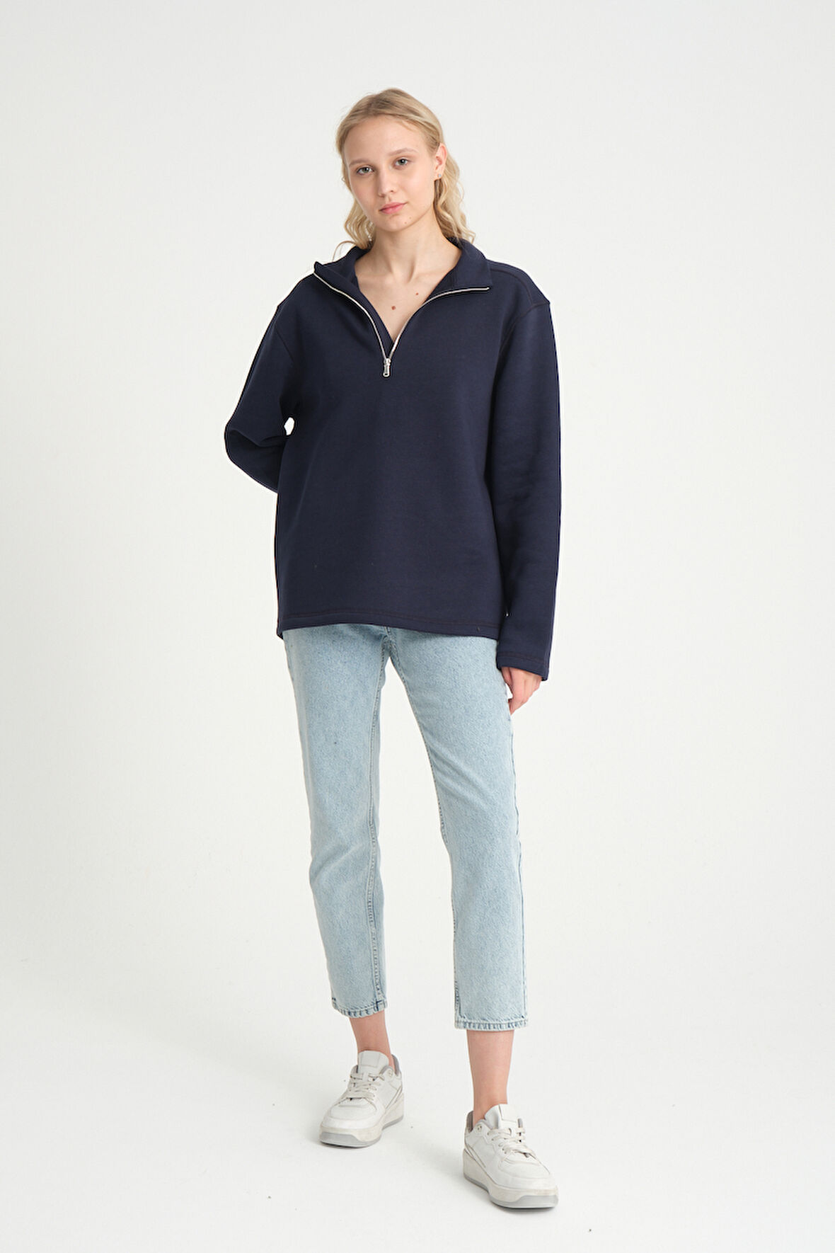  Kadın  Rahat Kalıp İçi Polarlı 3 iplik Yarım Fermuarlı  SweatShırt spr24swK21