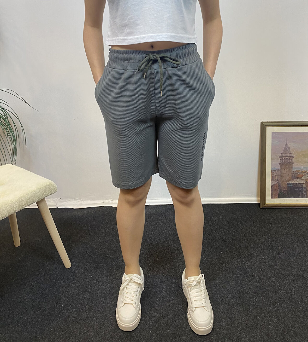 Kadın Rahat Kalıp Beli Lastikli Cepli Basklı Şort SPR24SRK208