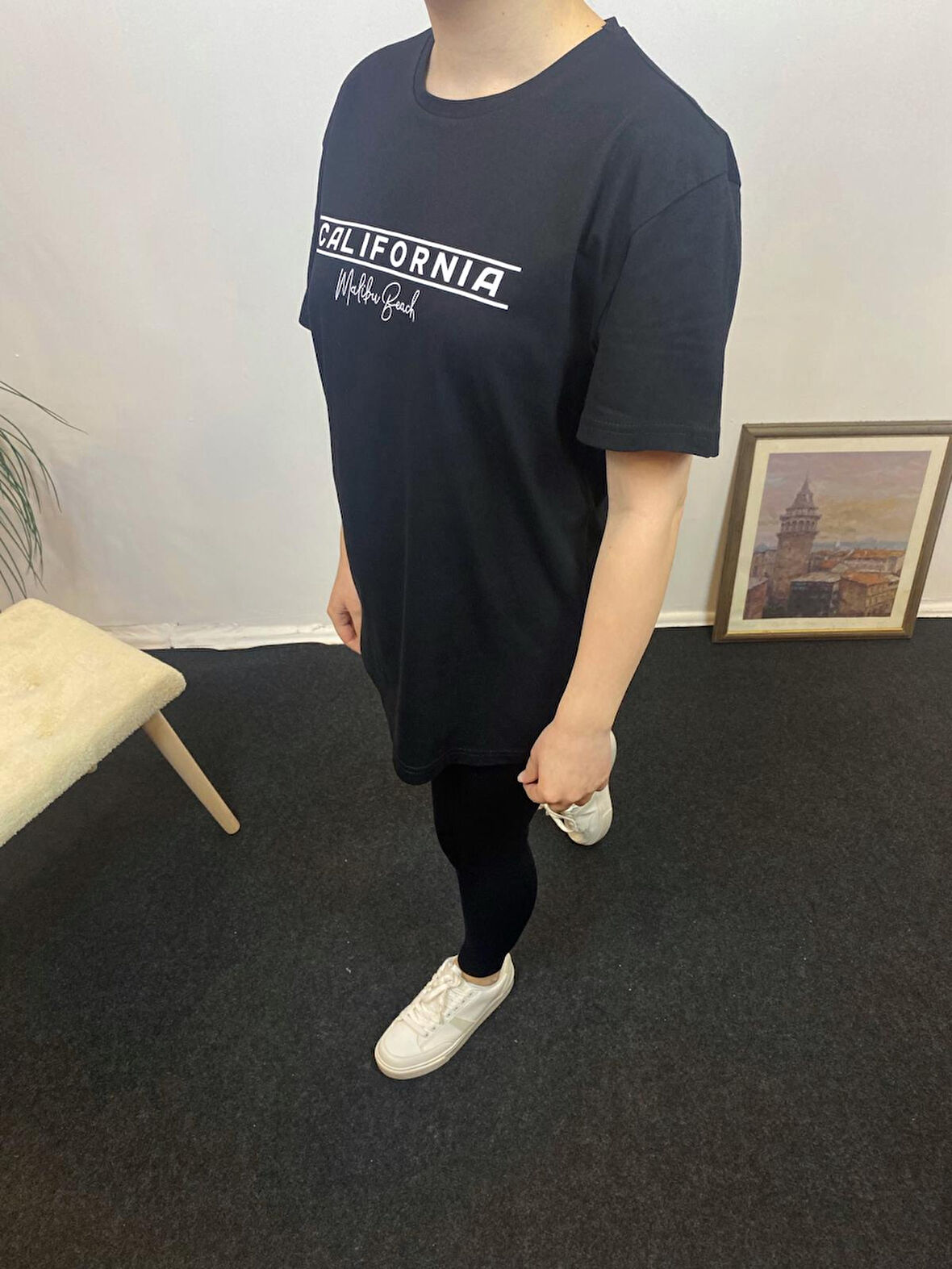 Kadın Bisiklet Yaka Oversize Fit Californıa Baskılı Tişort SPR24tsk304