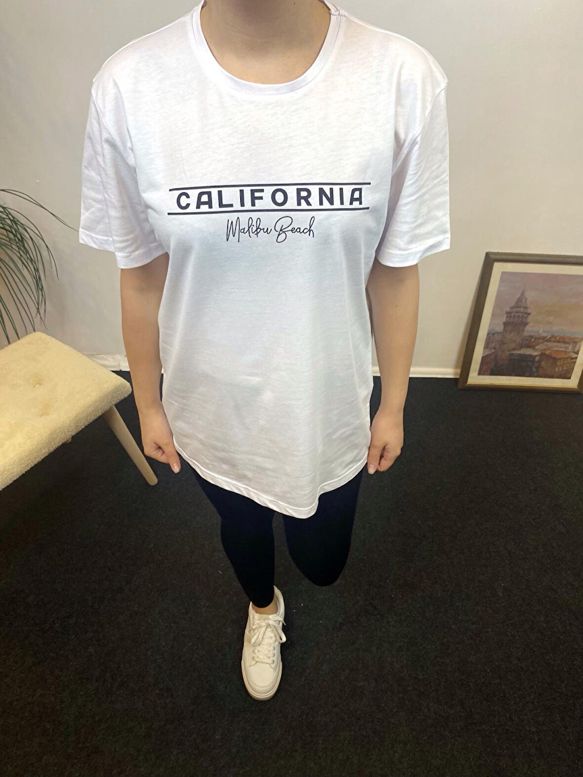 Kadın Bisiklet Yaka Oversize Fit Californıa Baskılı Tişort SPR24tsk304