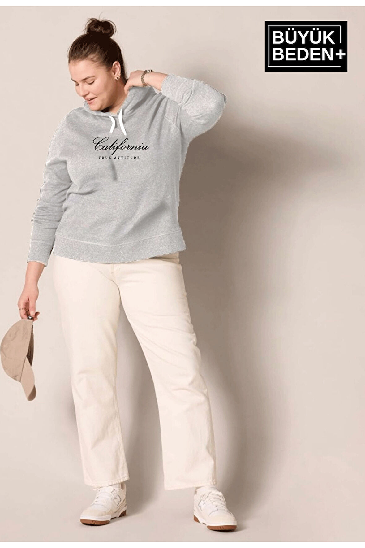 Kadın El Yazılı California Baskılı Büyük Beden İnce Kapşonlu Swatshırt SPR25BSWK62
