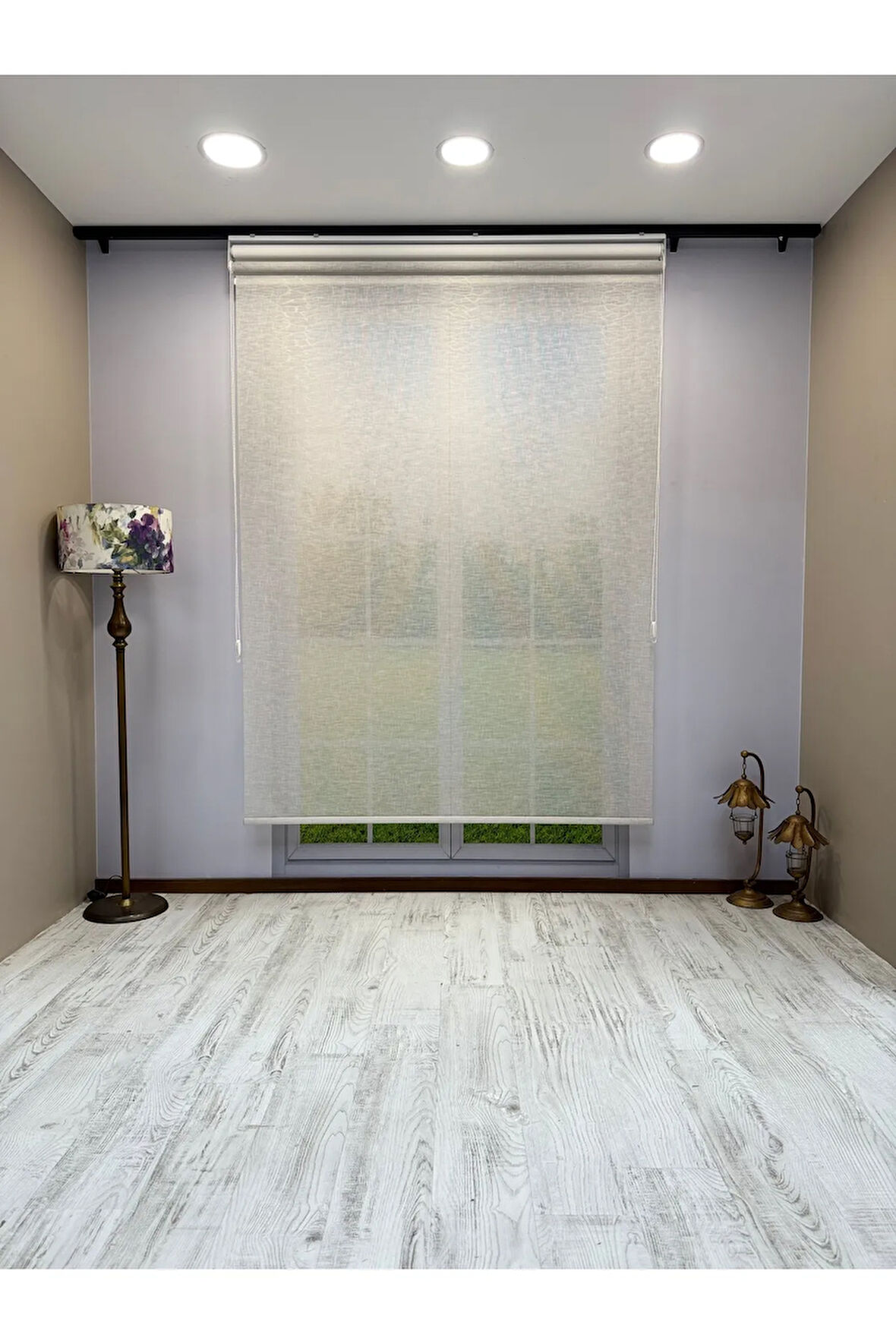 Çift Mekanizmalı Açık Gri Çizgili Desenli Tül ve Beyaz Mat Stor Perde