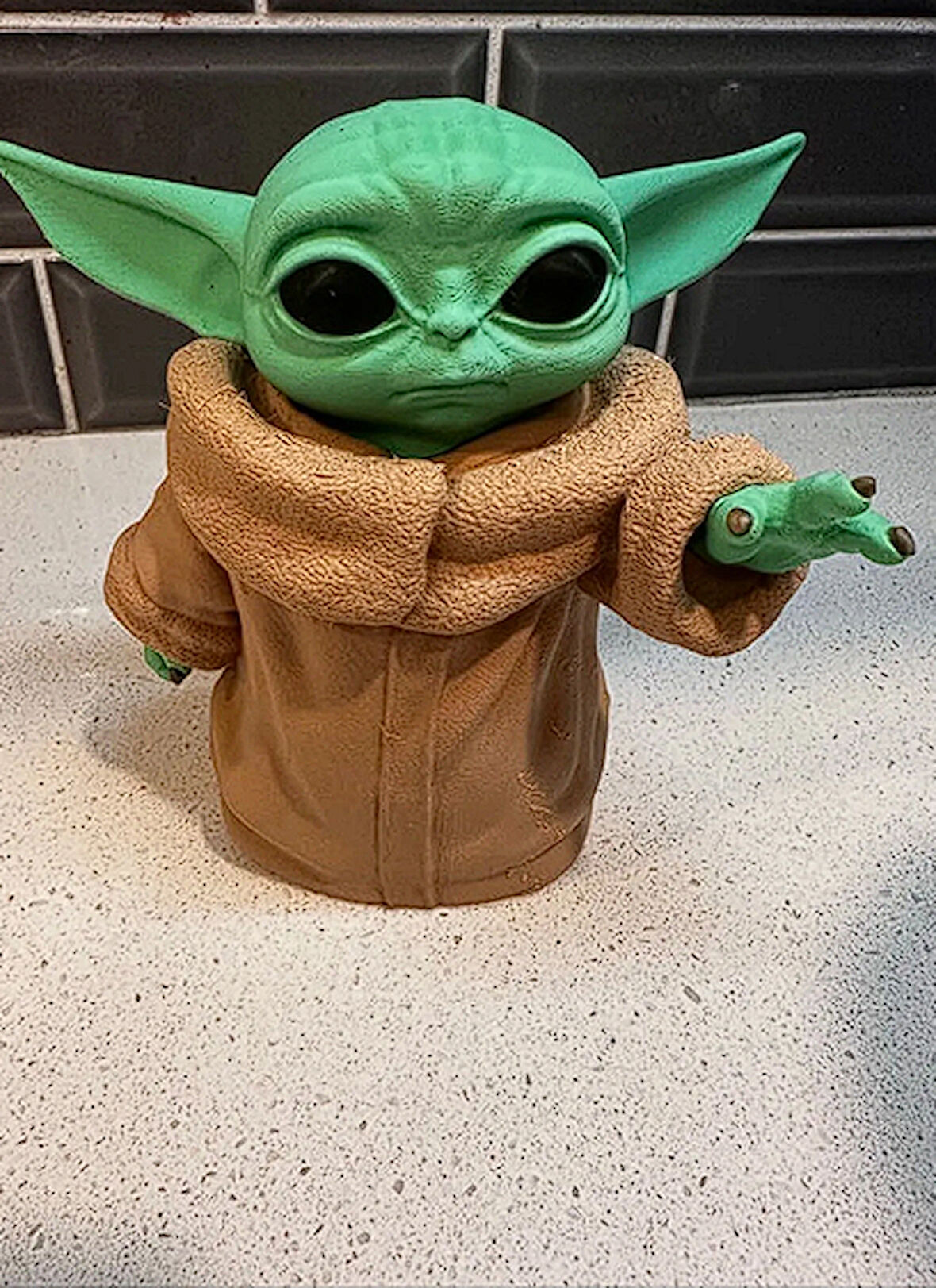 Baby Yoda Oyuncak Figürü