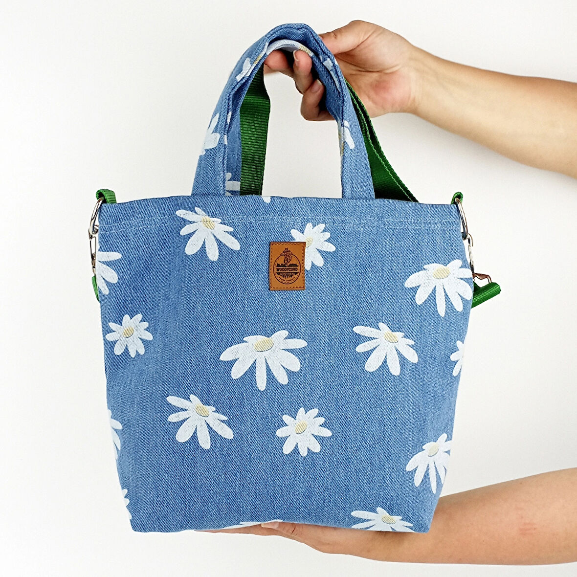 WoodyCord El Yapımı Papatya Baskılı Kot Çanta - Bahar Esintili ve Kullanışlı
