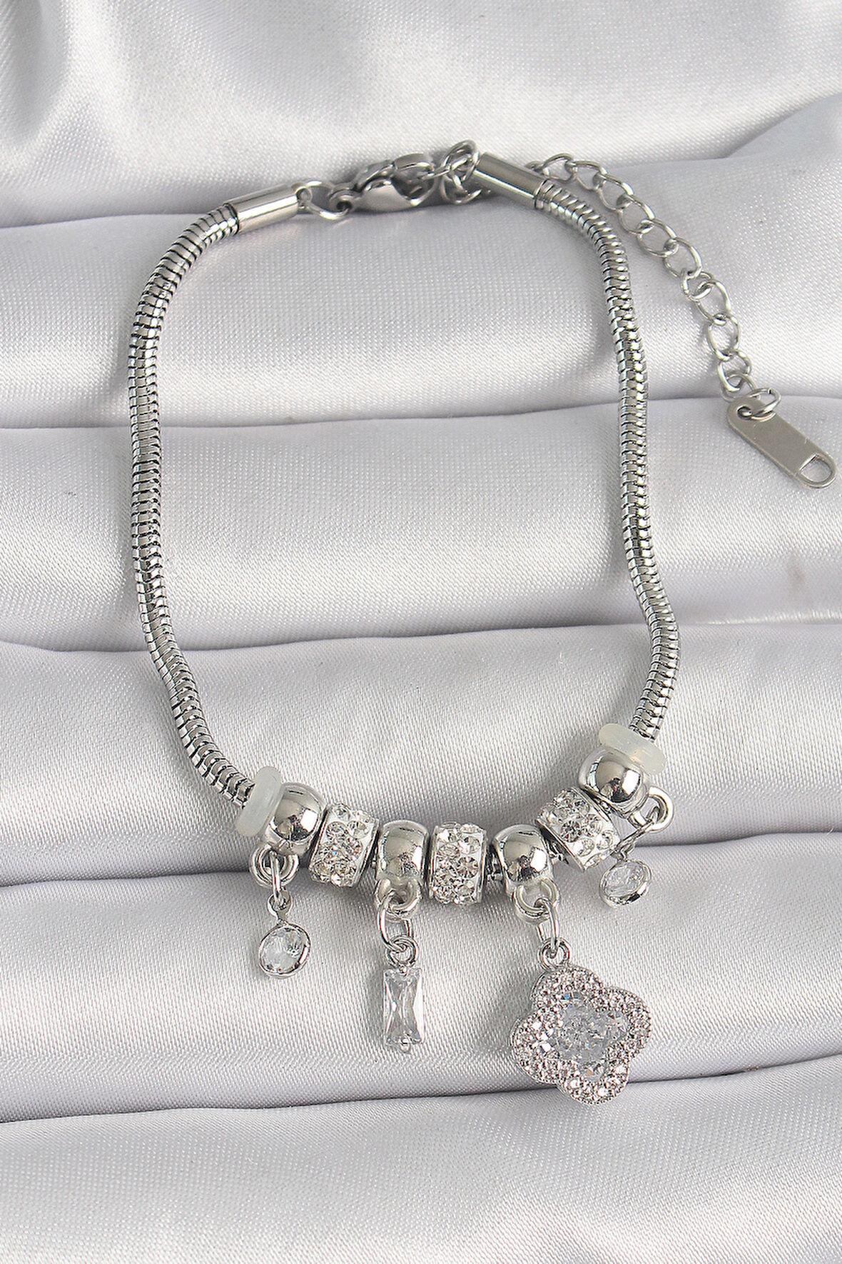 Pirinç Gümüş Renk Zincir Sallantı Zirkon Taşlı Yonca Figür Kadın Bileklik