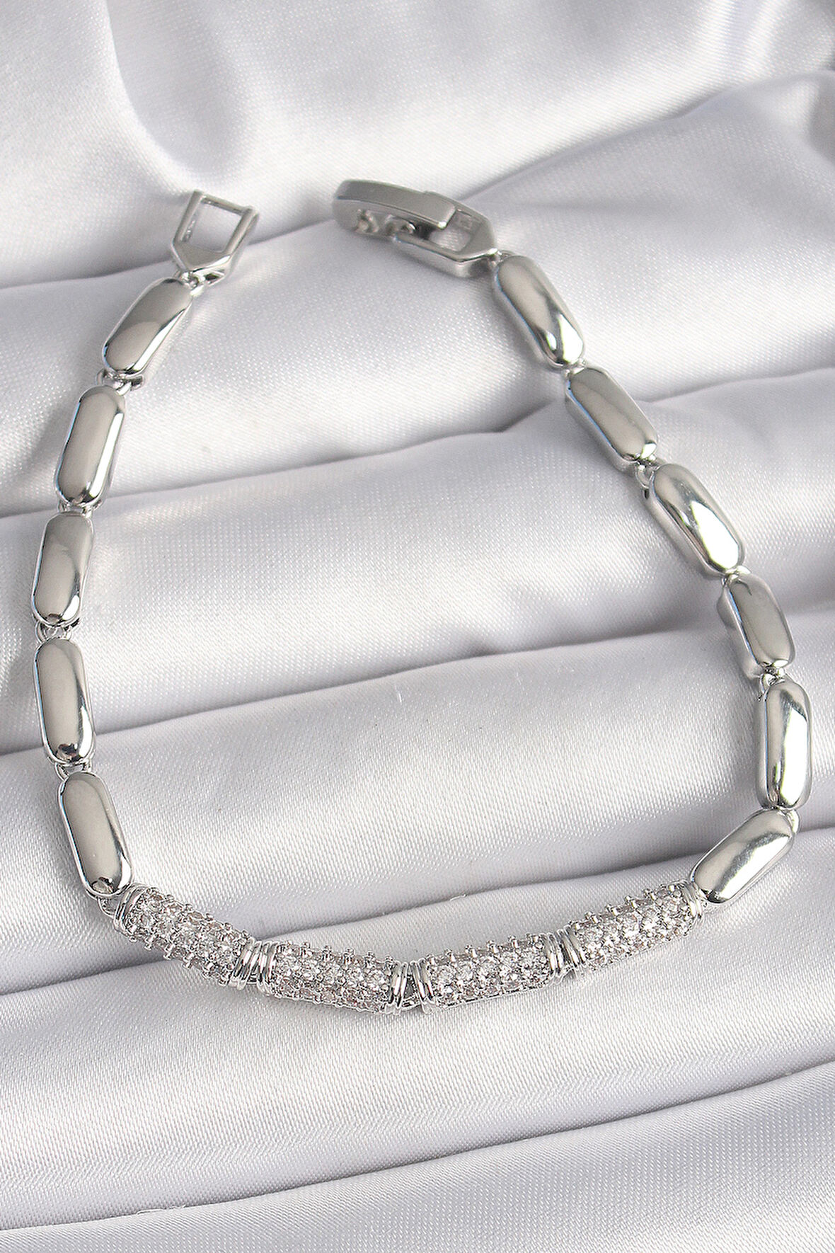 Pirinç Gümüş Renk Zirkon Taşlı Arpa Zincir Model Kadın Bileklik