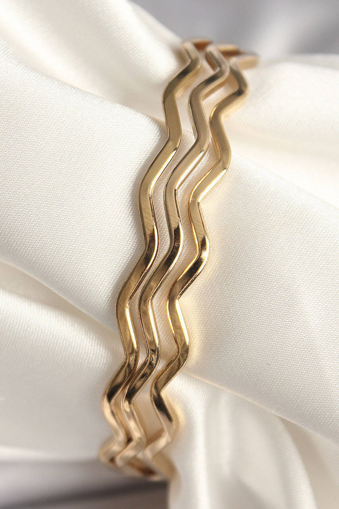 316L Çelik Gold Renk Ajda Model Kadın Bileklik