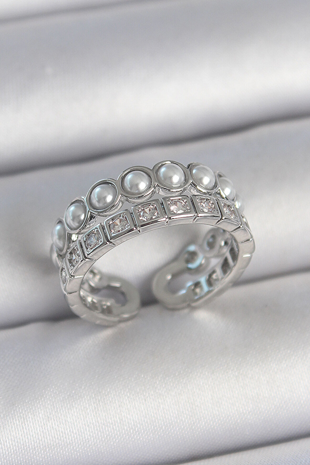 Pirinç Gümüş Renk 2'Li Sıra Zirkon Taşlı Ve İncili Ayarlanabilir Kadın Yüzük