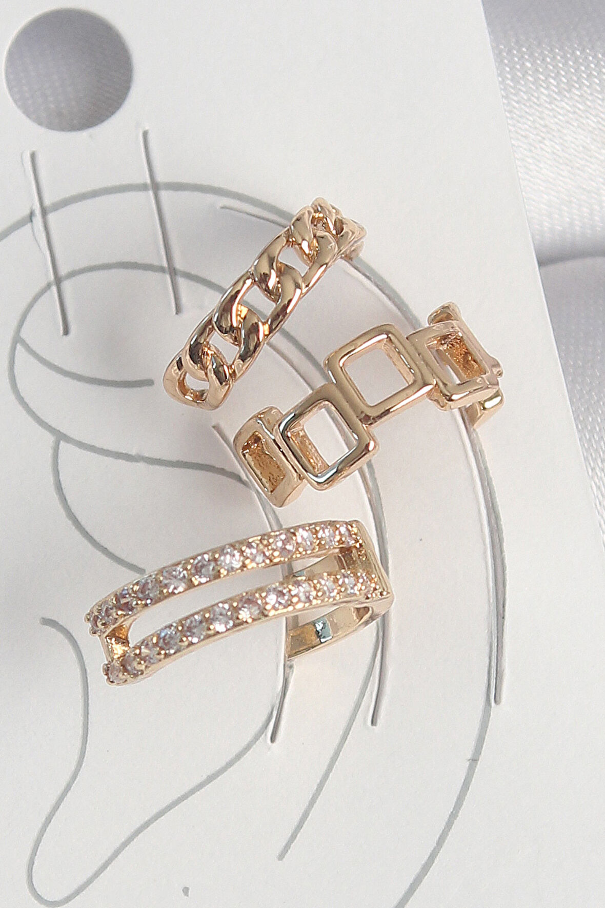 Pirinç Gold Renk Zirkon Taşlı Kare Zincir Model Kadın Kıkırdak Küpe