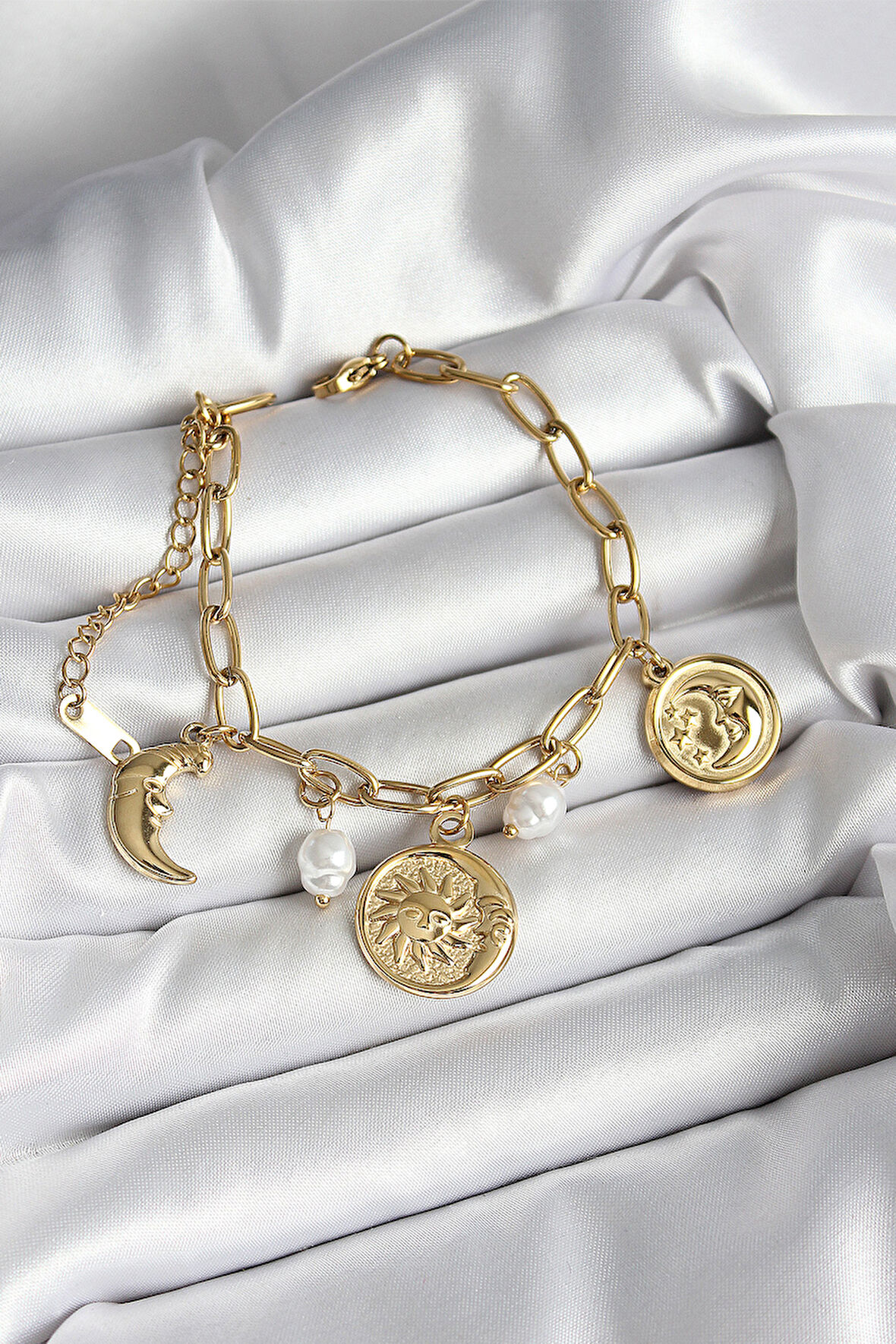316L Çelik Güneş Ay ve Para Figürlü İnci Detaylı Sallantılı Gold Renk Kadın Bileklik