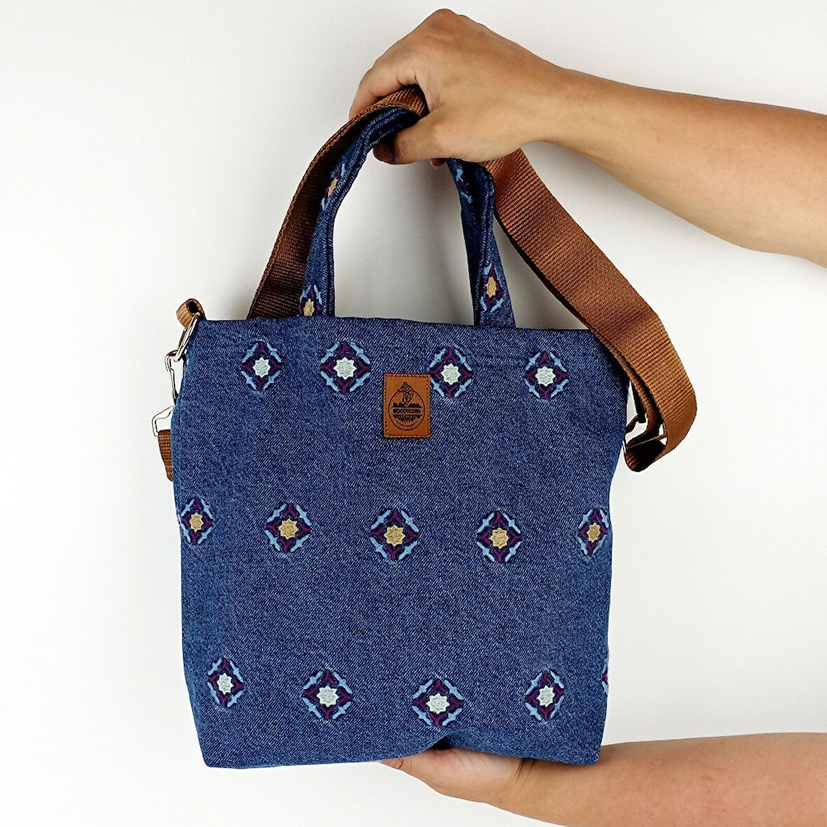 WoodyCord El Yapımı Kot Nakışlı Çanta - Fonksiyonel ve Şık