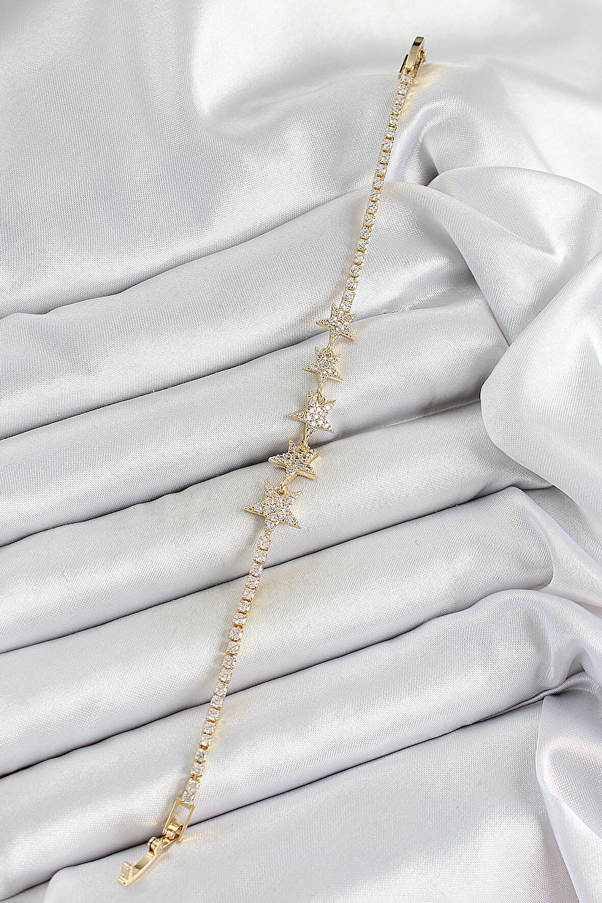 Pirinç Gold Renk Yıldız Model Kadın Bileklik