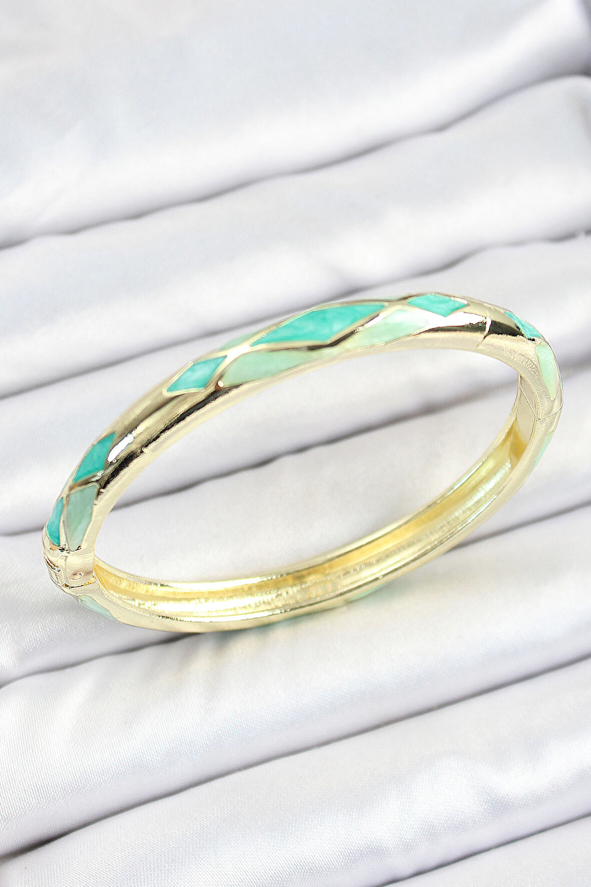 Mineli Pirinç Turkuaz Yeşil Baklava Desenli Gold Renk Kadın Kelepçe