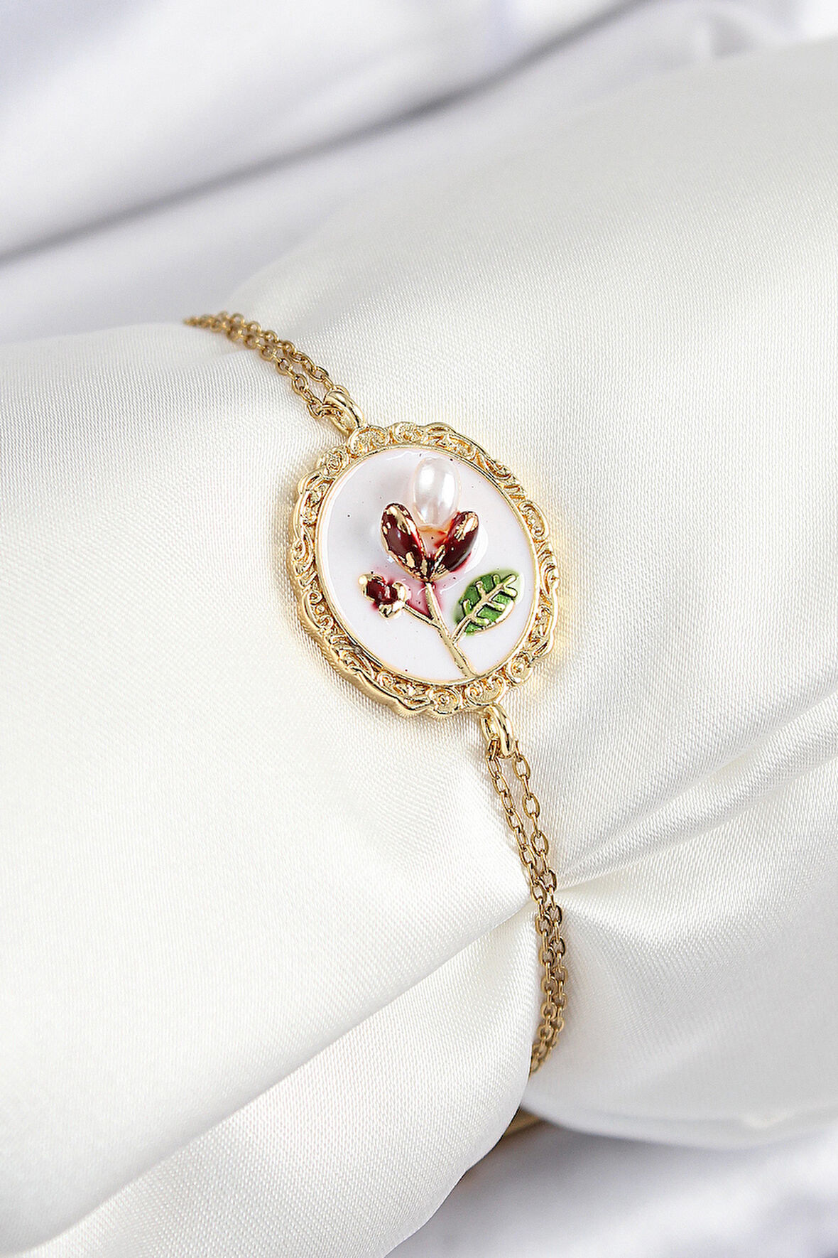 316L Çelik Zincir Beyaz Mineli Sanatsal Portre İnci Detaylı Lale Model Gold Renk Kadın Bileklik