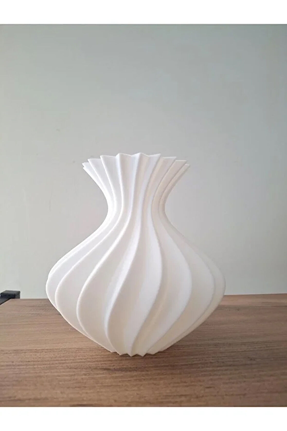 Modern Dekoratif Ve Şık Vazo - Ev Ve Ofis İçin İdeal