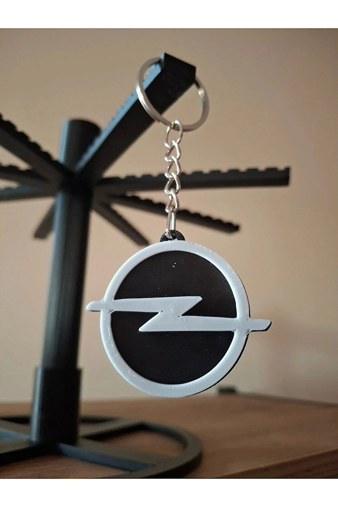 Opel Logo Anahtarlık - Siyah Beyaz Tasarım