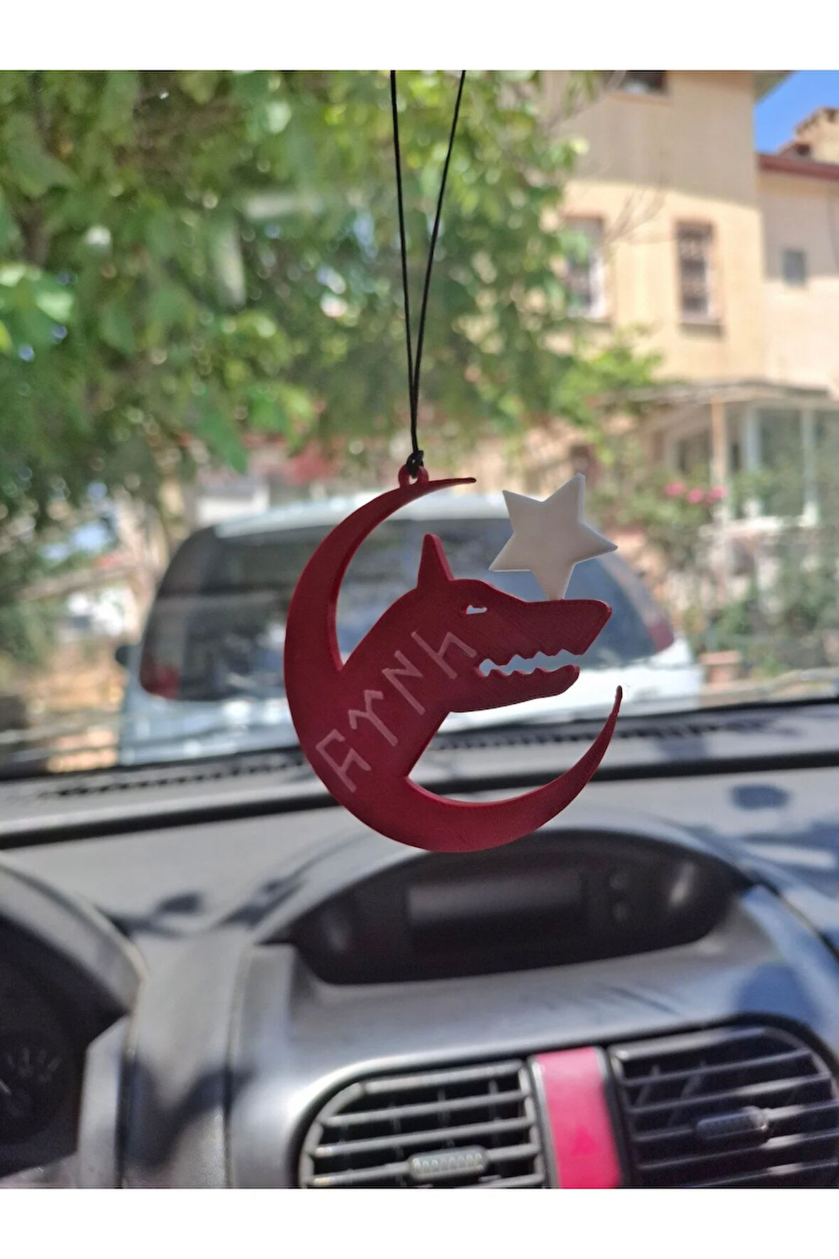 Ay ve Yıldız İçinde Uluyan Kurt Üzerinde Göktürkçe Türk Yazılı Araç Ayna Süsü