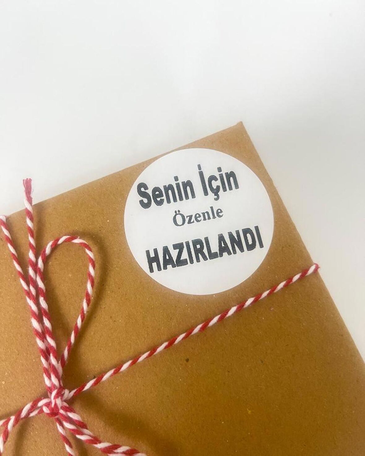 Senin İçin Özenle Hazırlandı Siyah Yazılı  4 cm Yuvarlak Etiket 120 Adet