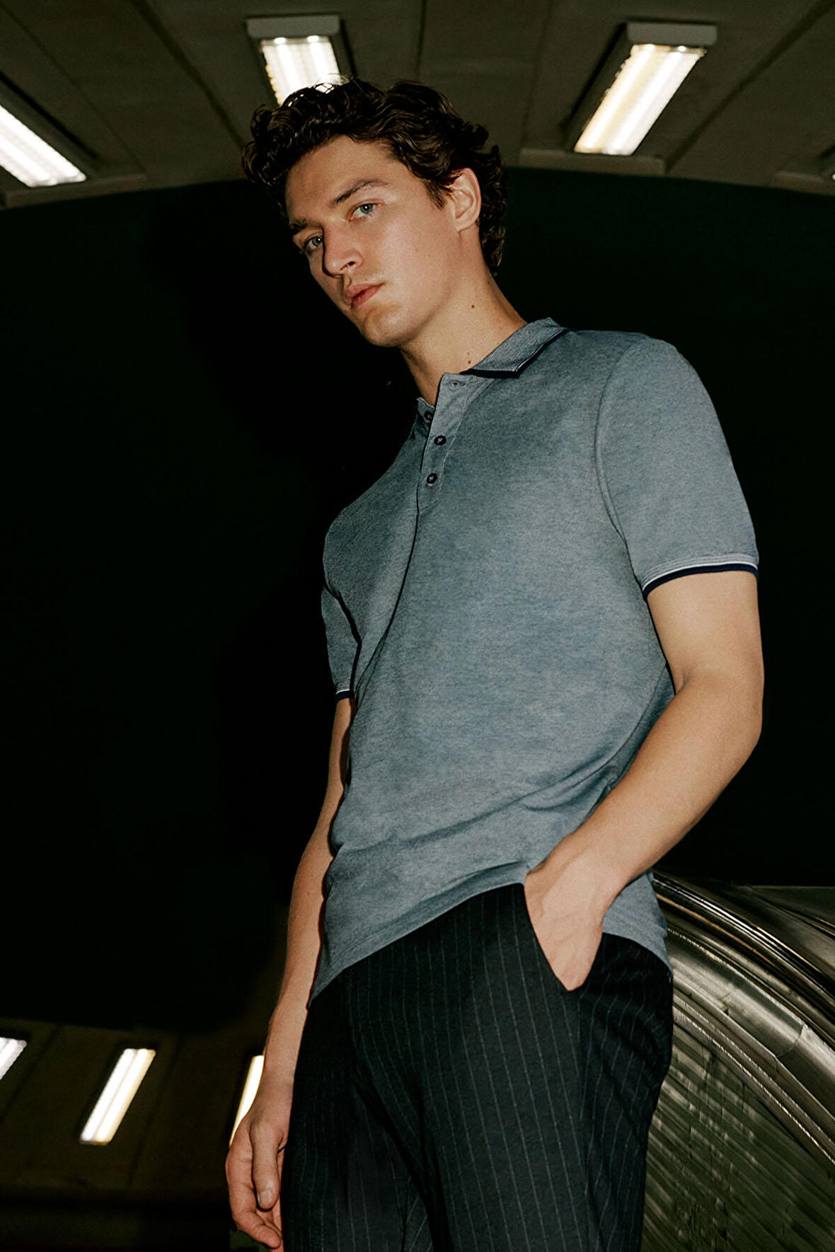 Erkek Çekmeyen Pamuklu Kumaş Slim Fit Dar Kesim Lacivert Kıvrılmaz Polo Yaka Tişört