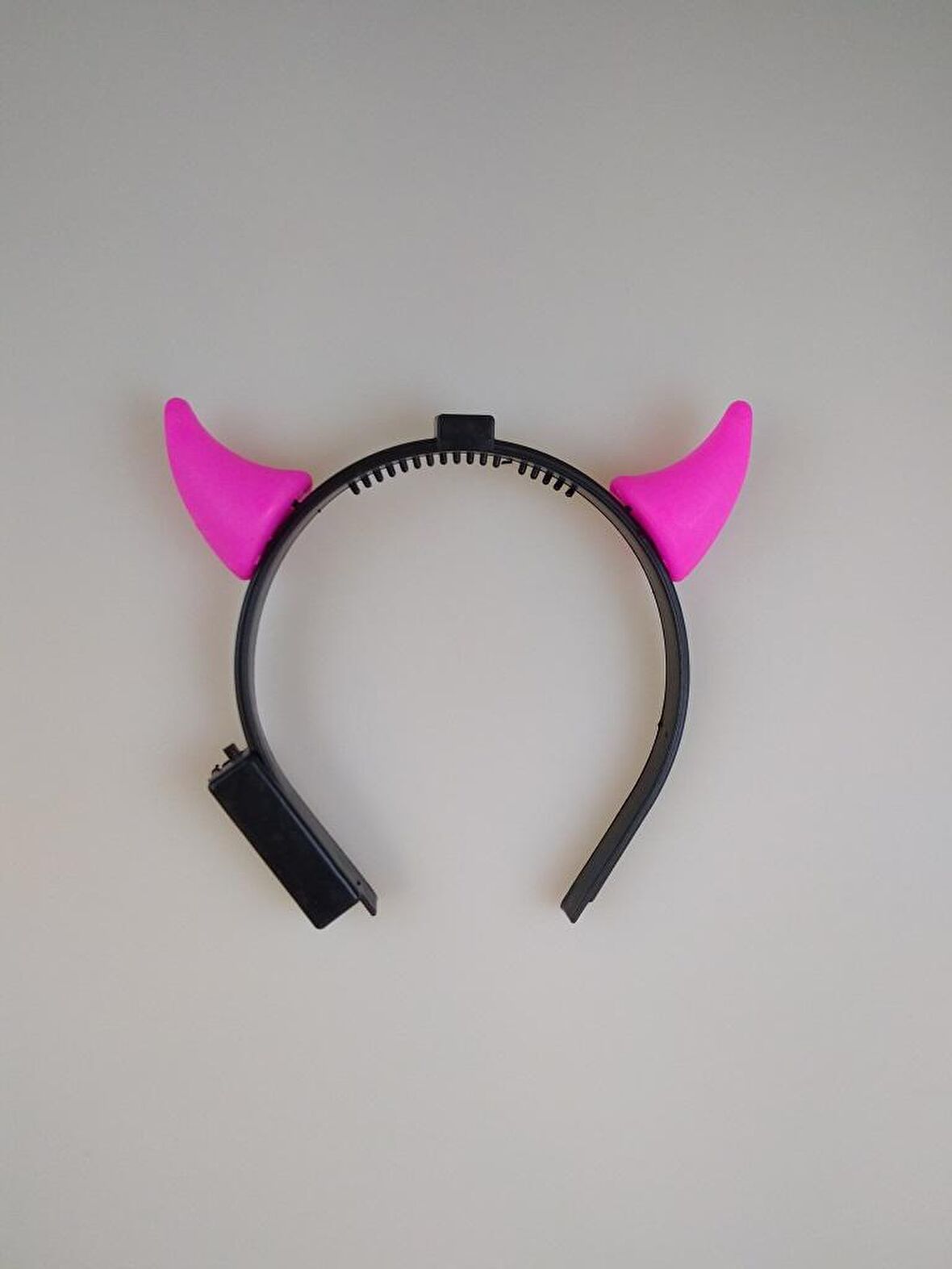 CADILAR BAYRAMI HALLOWEEN TAÇ ŞEYTAN BOYNUZ PEMBE IŞIKLI