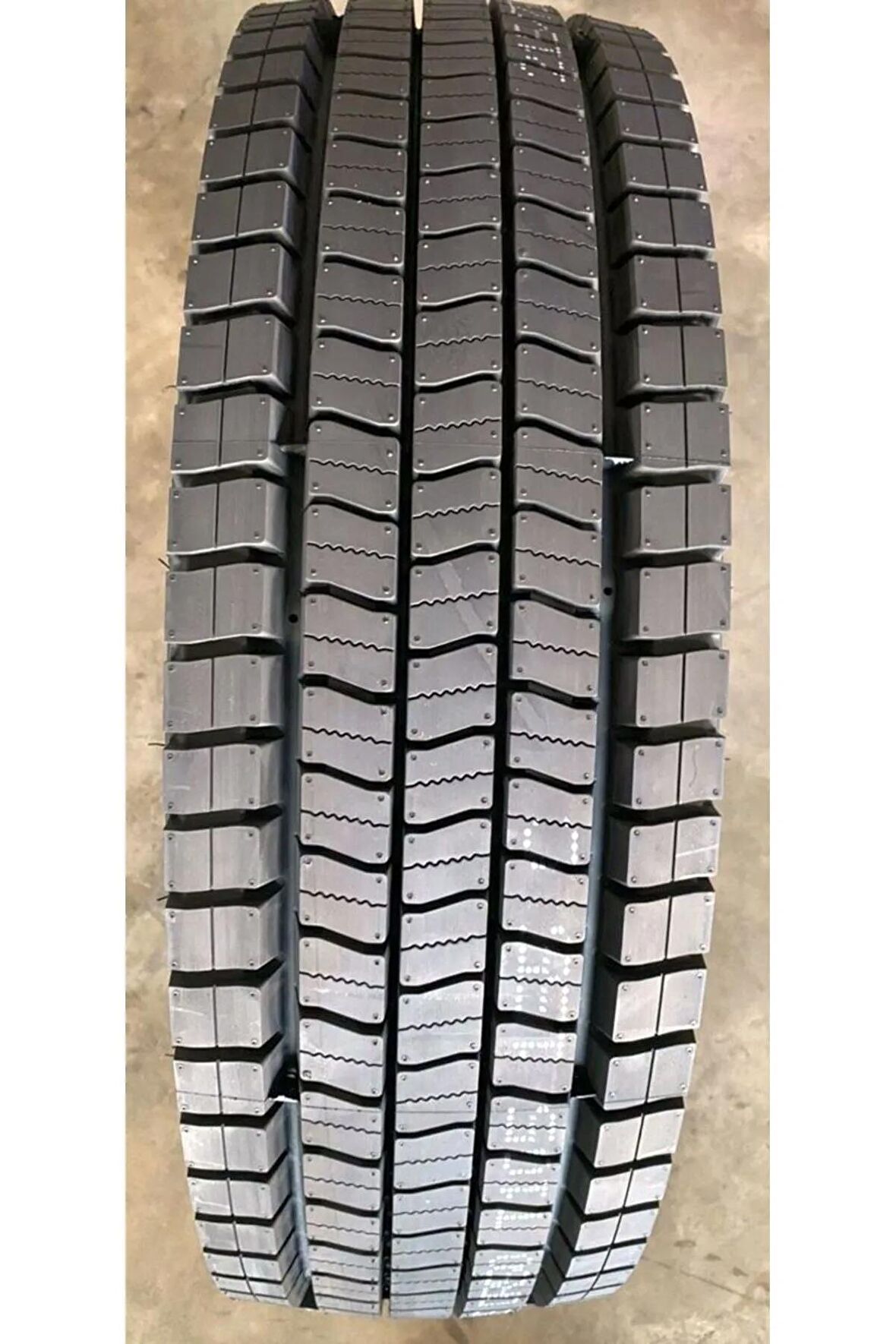 205/75 R17.5 124/122M 14kat EDR50 Mini/Midibüs/HafifKamyon Lastiği 4Mevsim çeker