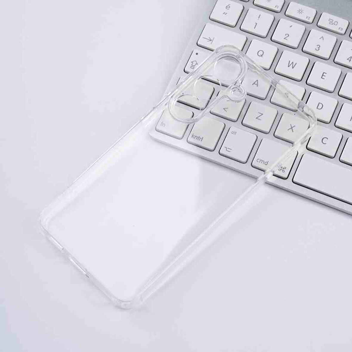 Samsung Galaxy S25 Uyumlu Şeffaf Silikon Kapak