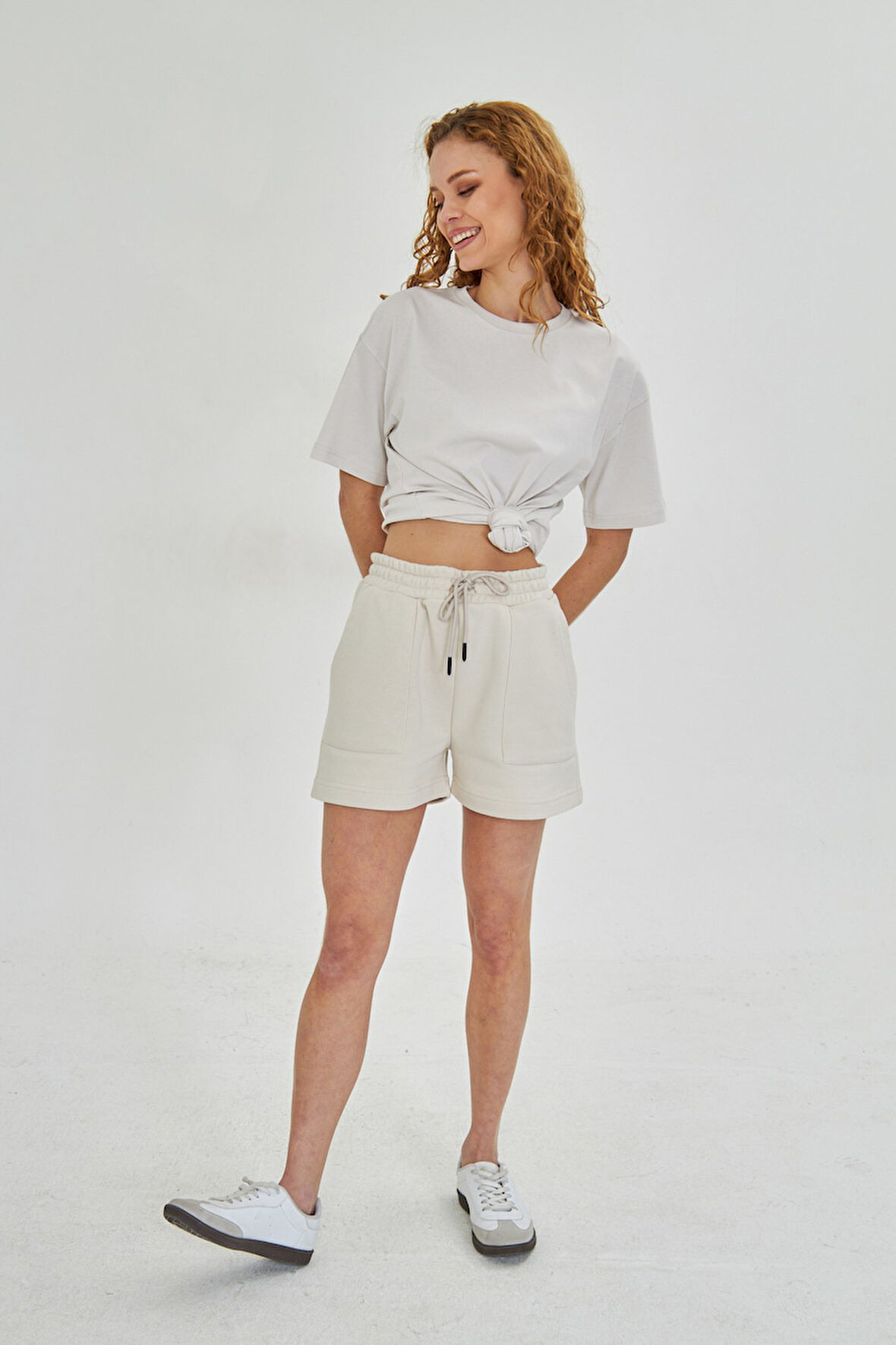 Kadın Konforlu %100 Pamuk Kısa Kollu Günlük Tişört