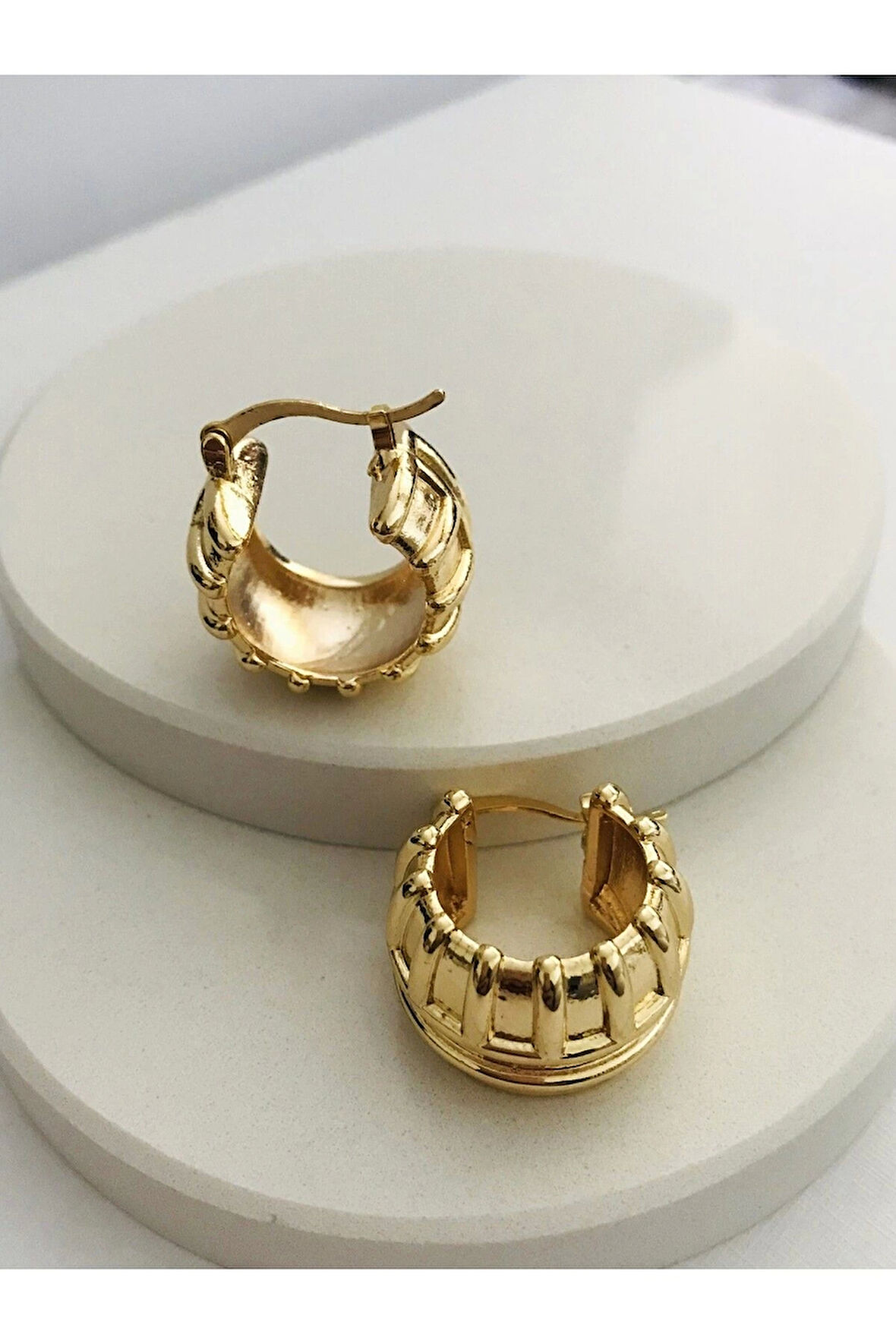 Çelik Halka Vida Küpe