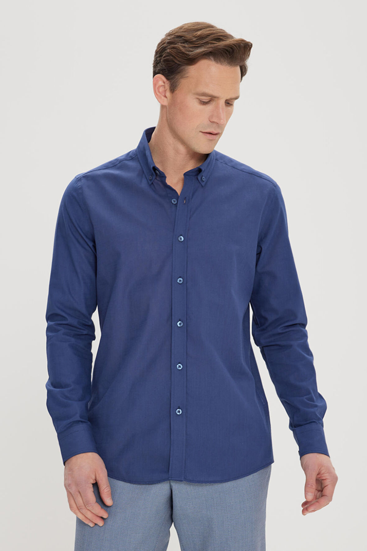 Erkek Lacivert Tailored Slim Fit Oxford Düğmeli Yaka Keten Görünümlü %100 Pamuk Flamlı Gömlek