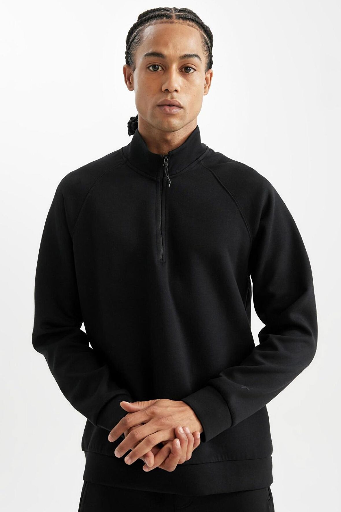 DeFactoFit Standart Fit Dik Yaka Yarım Fermuarlı Sporcu Sweatshirt D2363AX24AUBK81