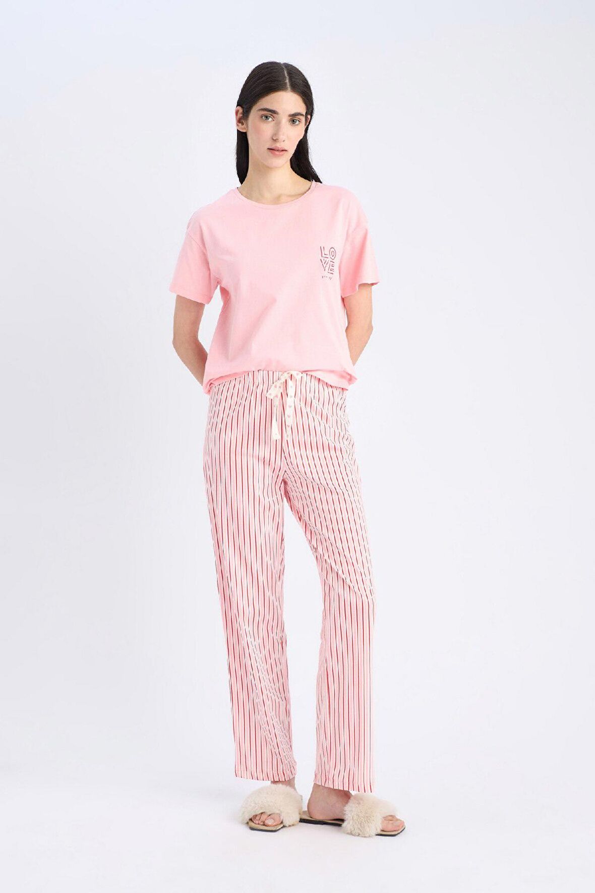 DeFacto Pijama Takımı Kısa Kollu Üst Esnek Belli Uzun Altı-Fall in Love E0857AX25SPPN149