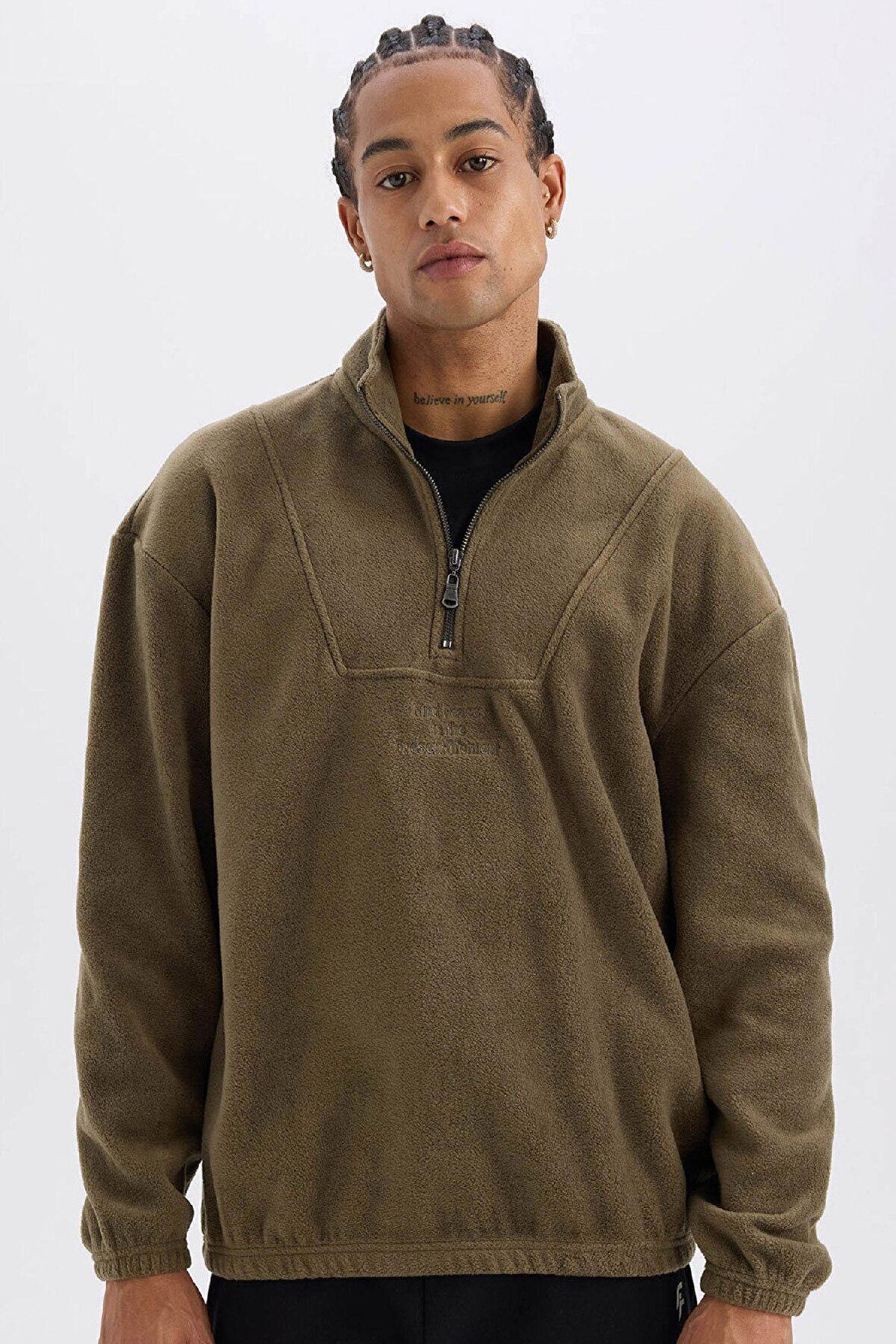 DeFacto Comfort Regular Fit Rahat Kalıp Dik Yaka Baskılı Polar Sweatshirt C7795AX24AUKH341