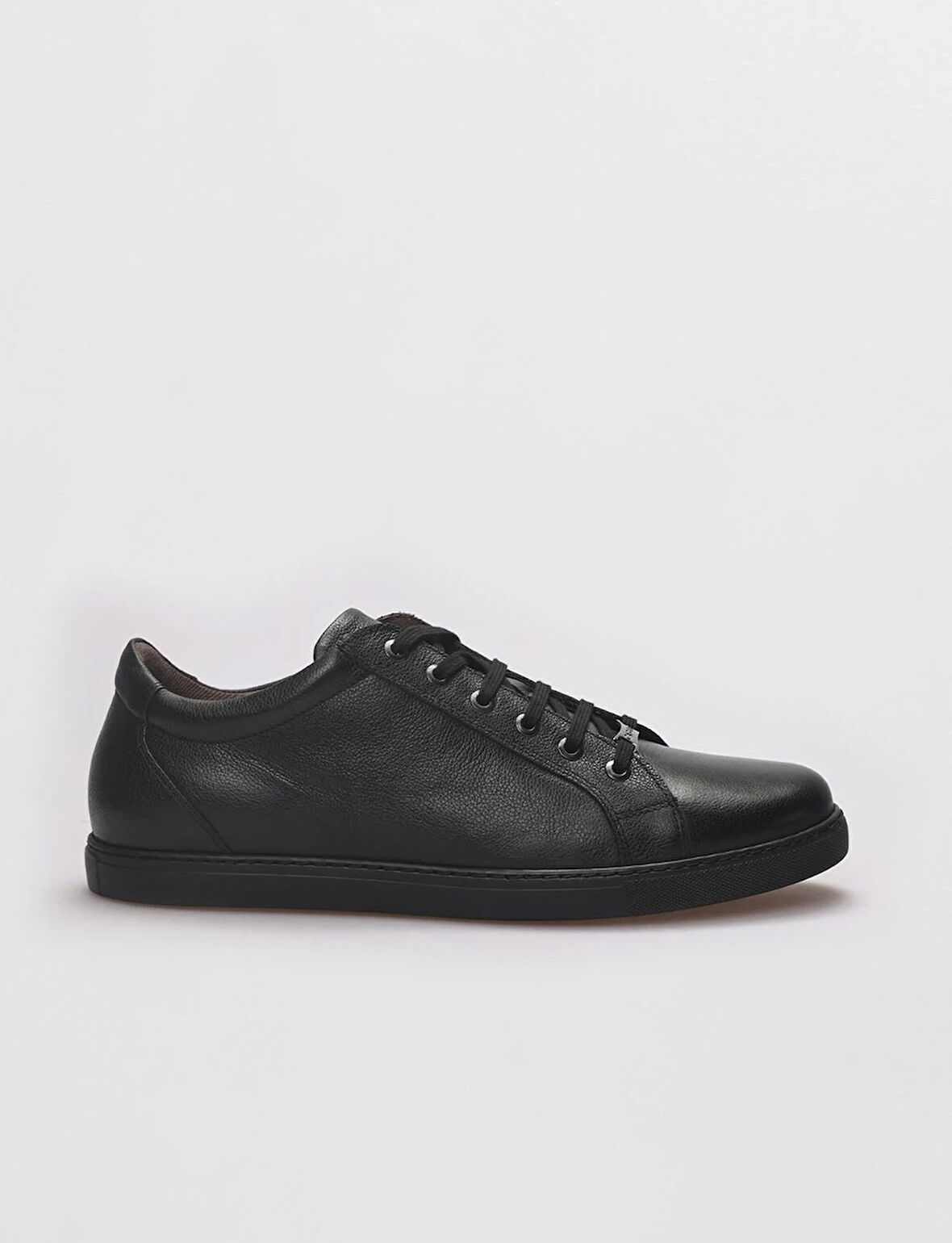 Hakiki Deri Siyah Bağcıklı Erkek Sneaker Ayakkabı